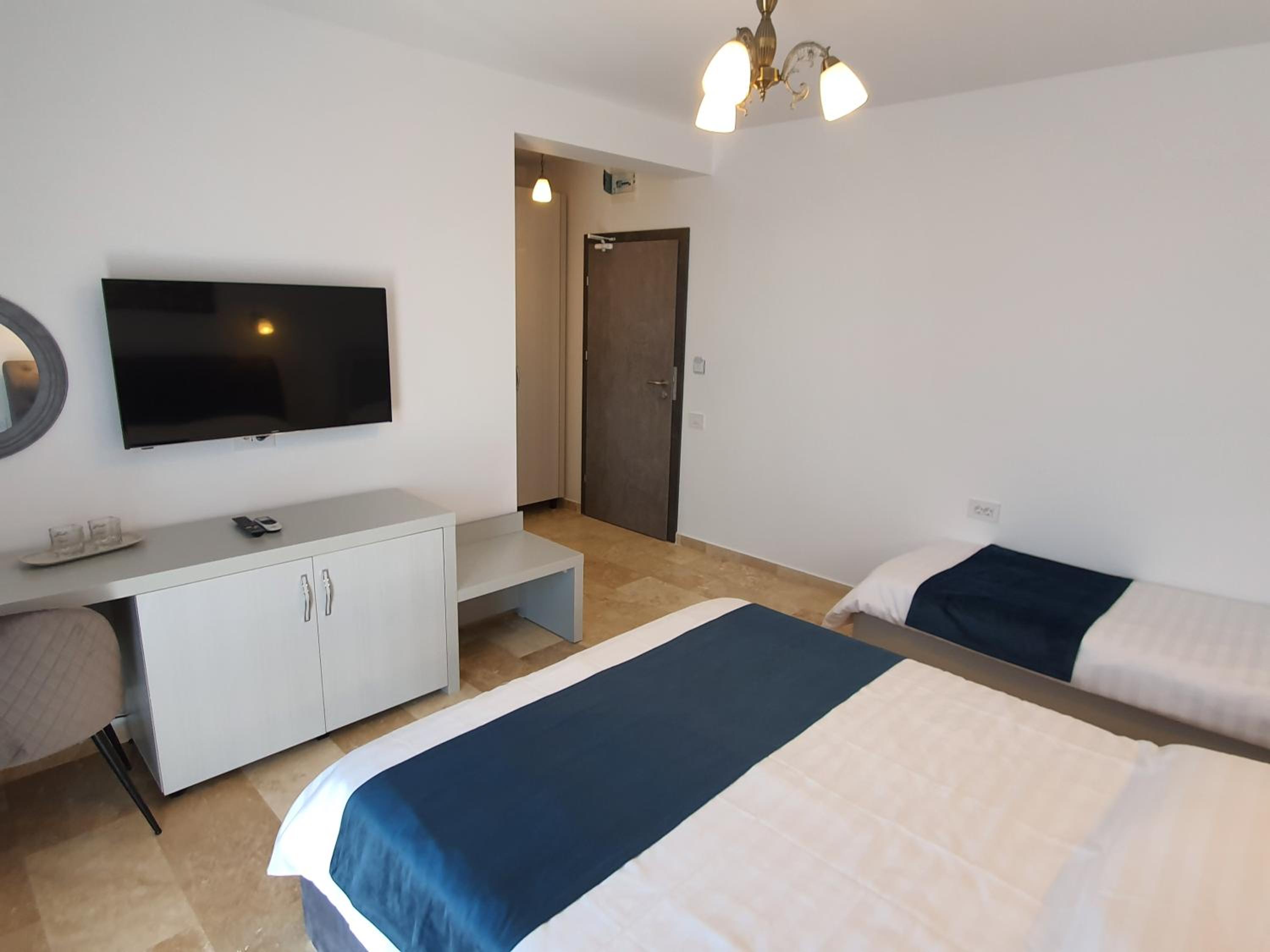 Triple Room with Balcony photo 3