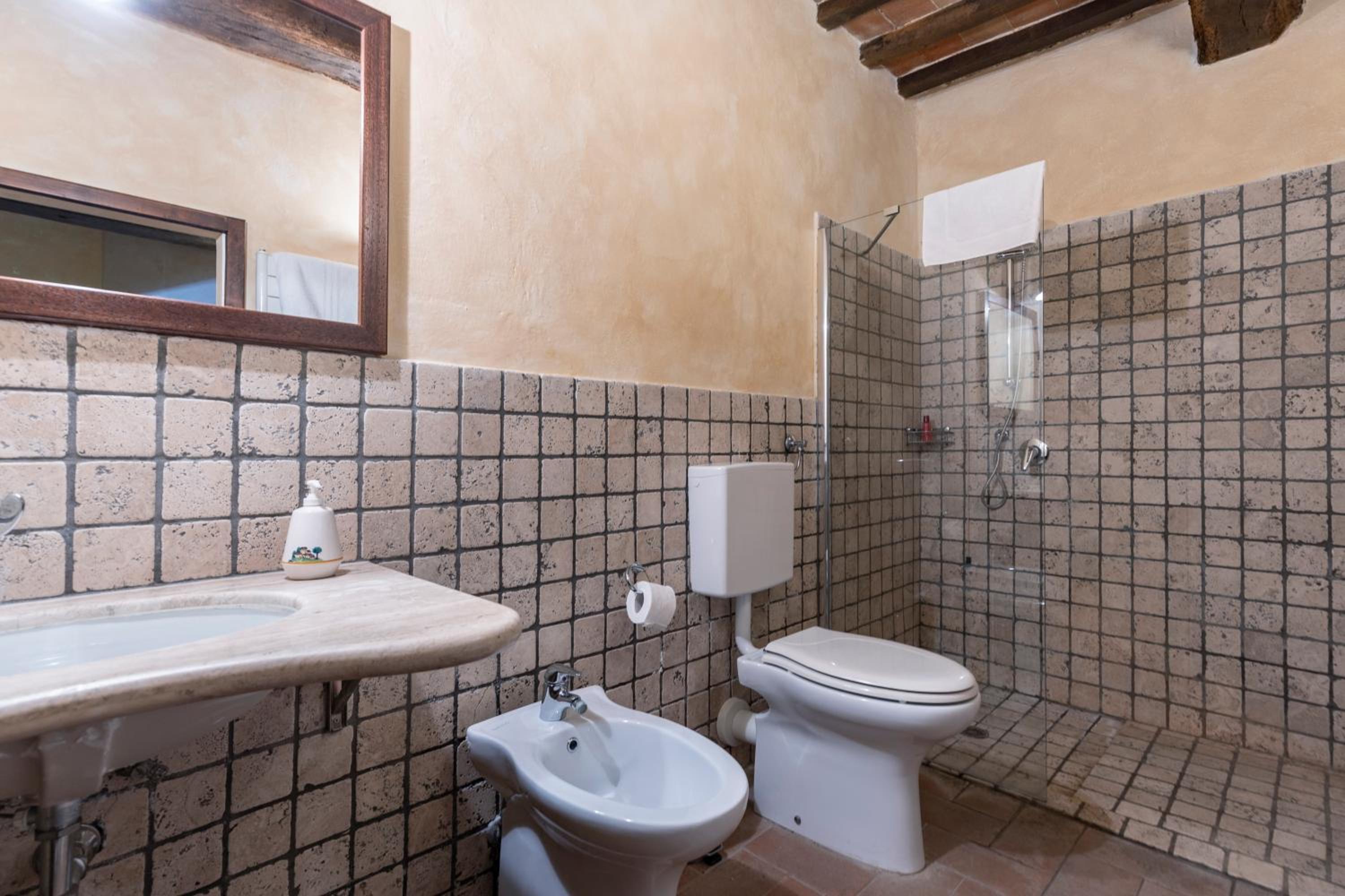 Double Room - Photo 15