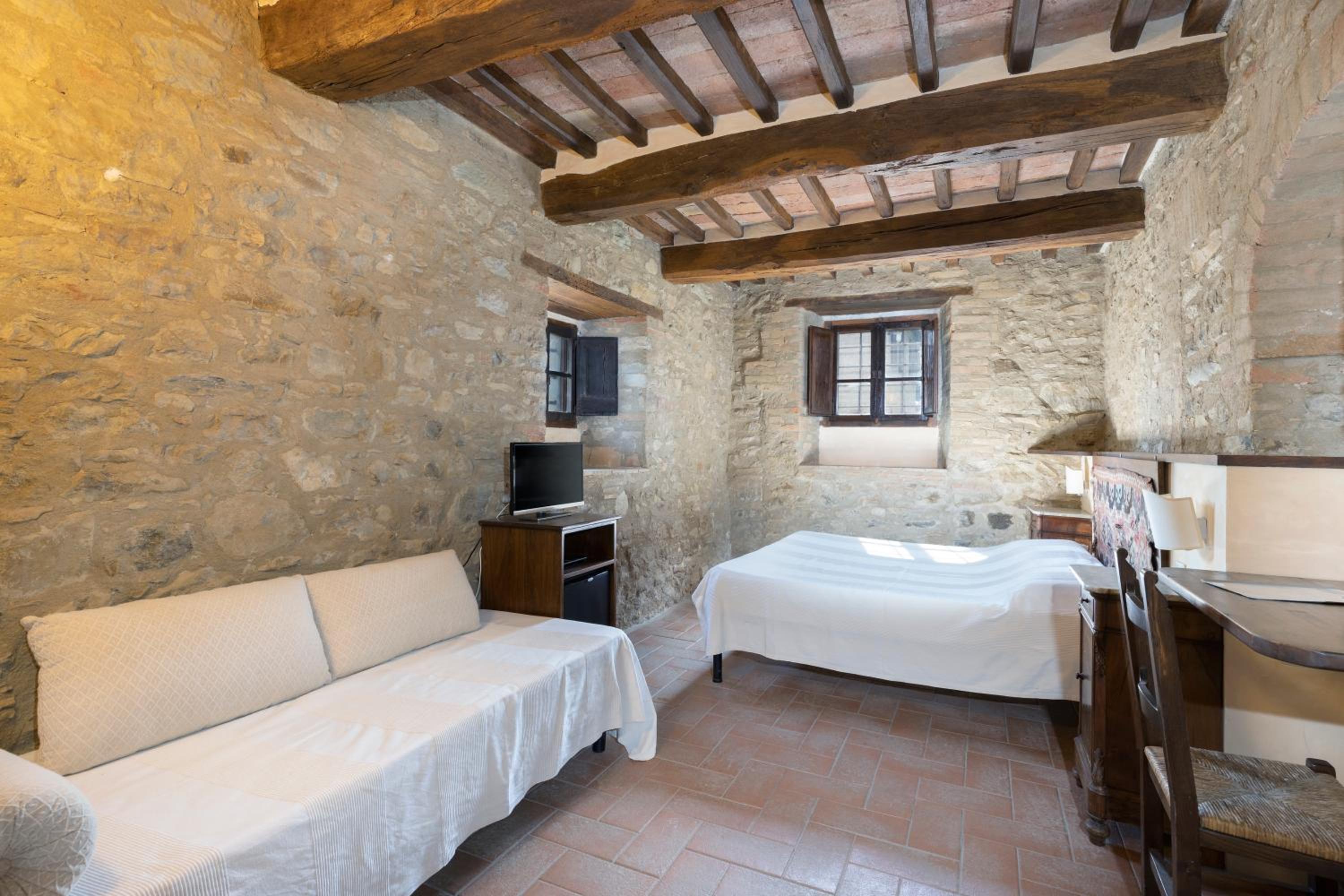 Double Room - Photo 3