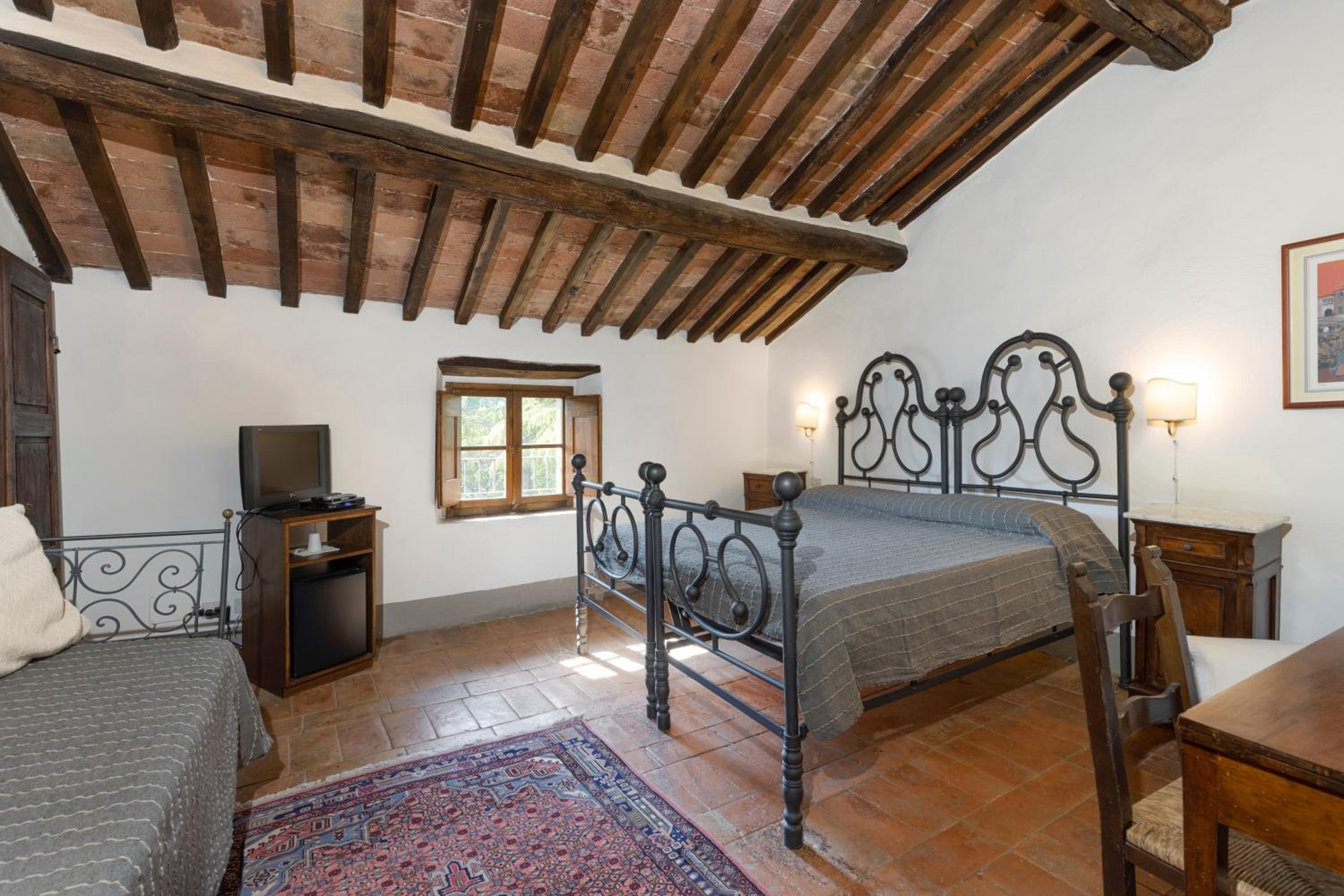 Double Room - Photo 11