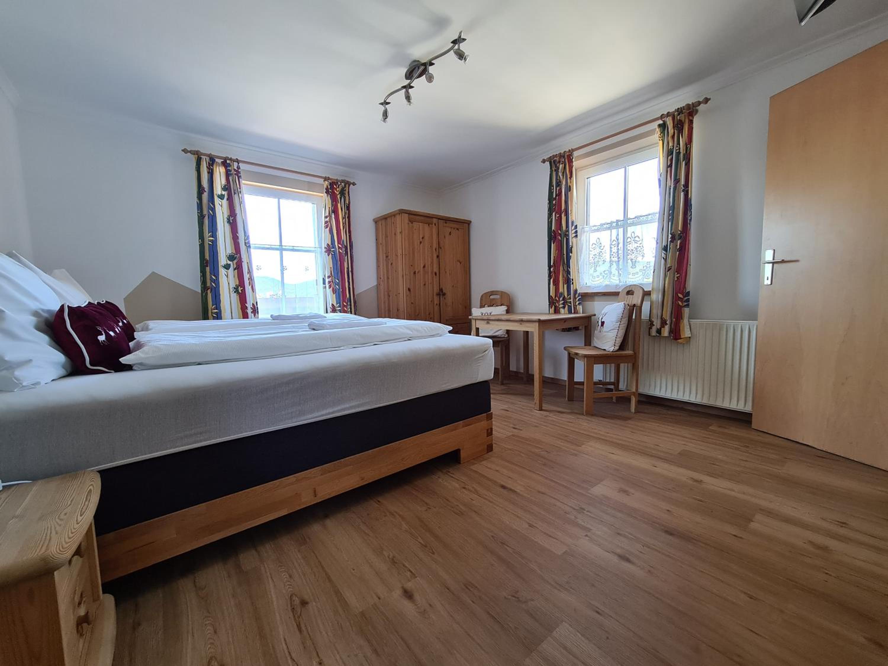 Standard Double Room with Mountain View - Photo 2