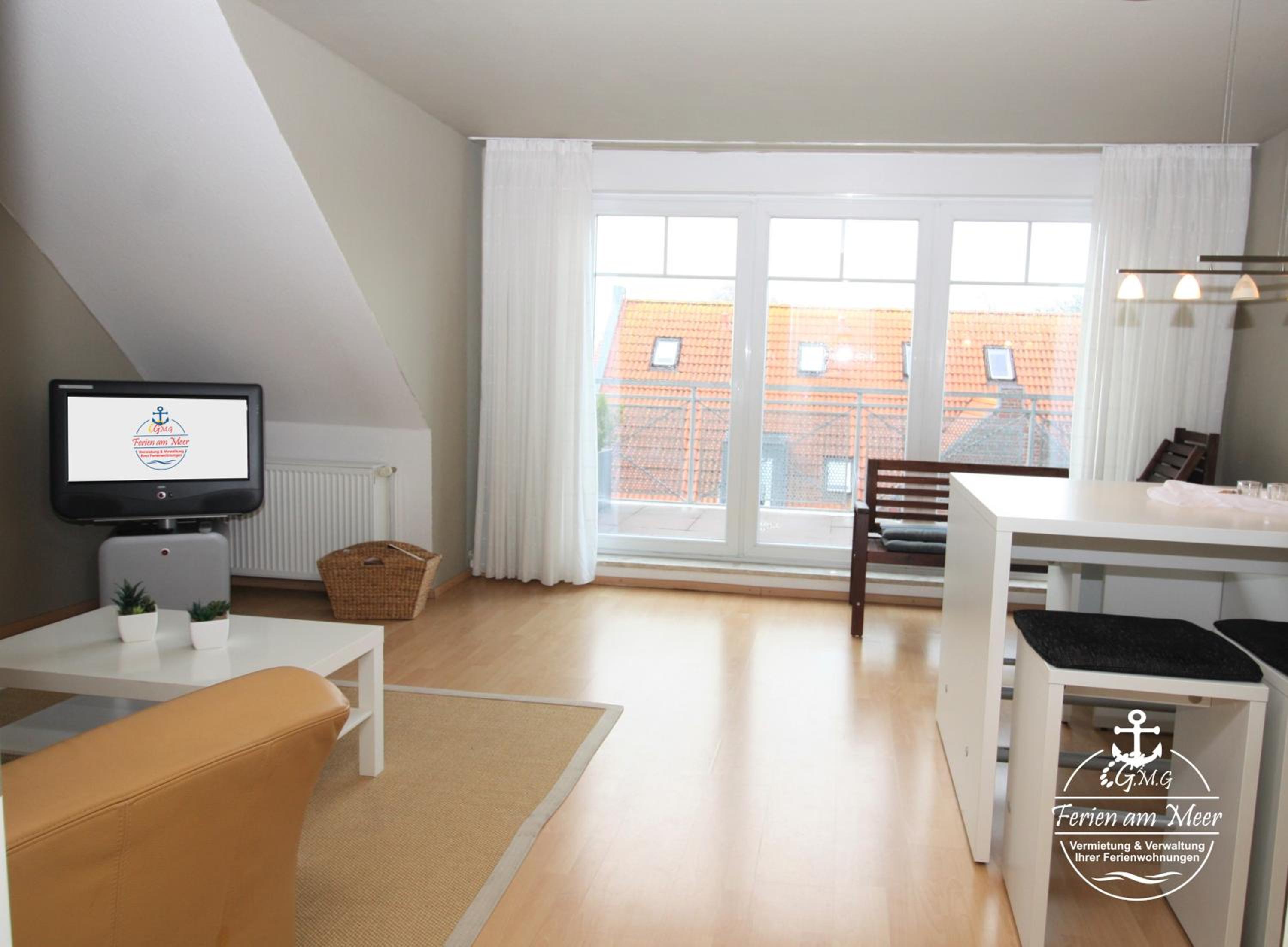 Apartment with Balcony photo 1