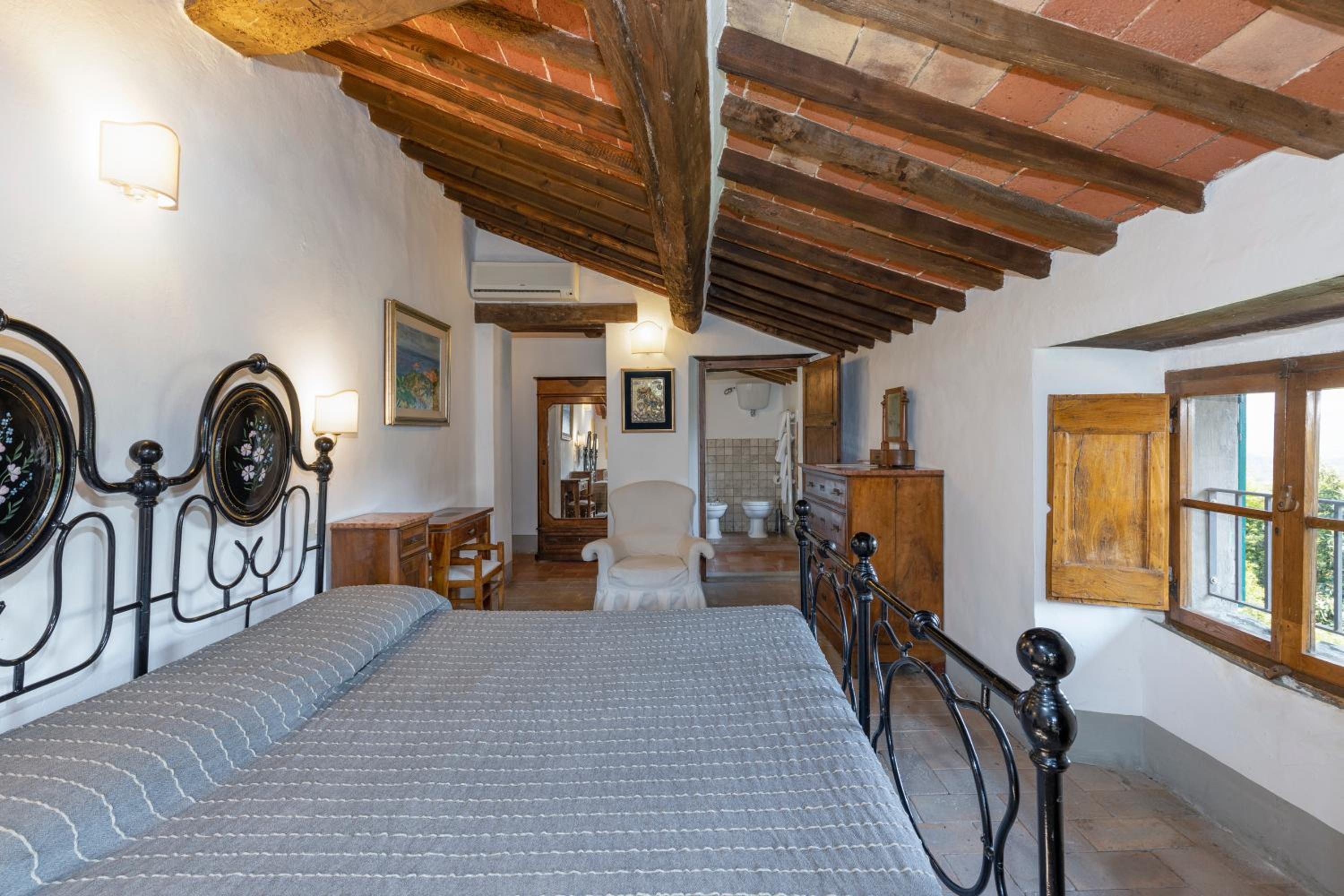 Double Room - Photo 8