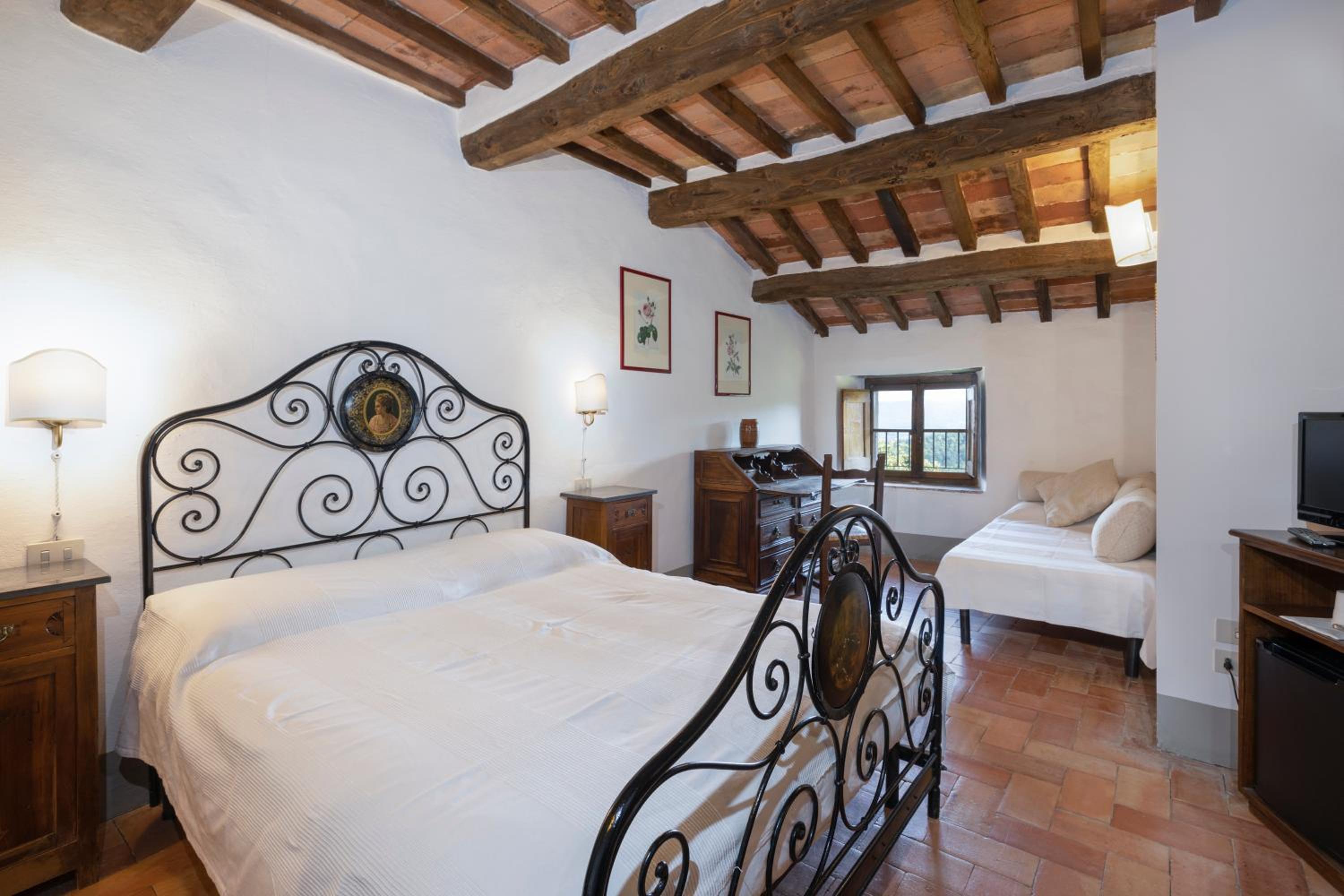 Double Room - Photo 2