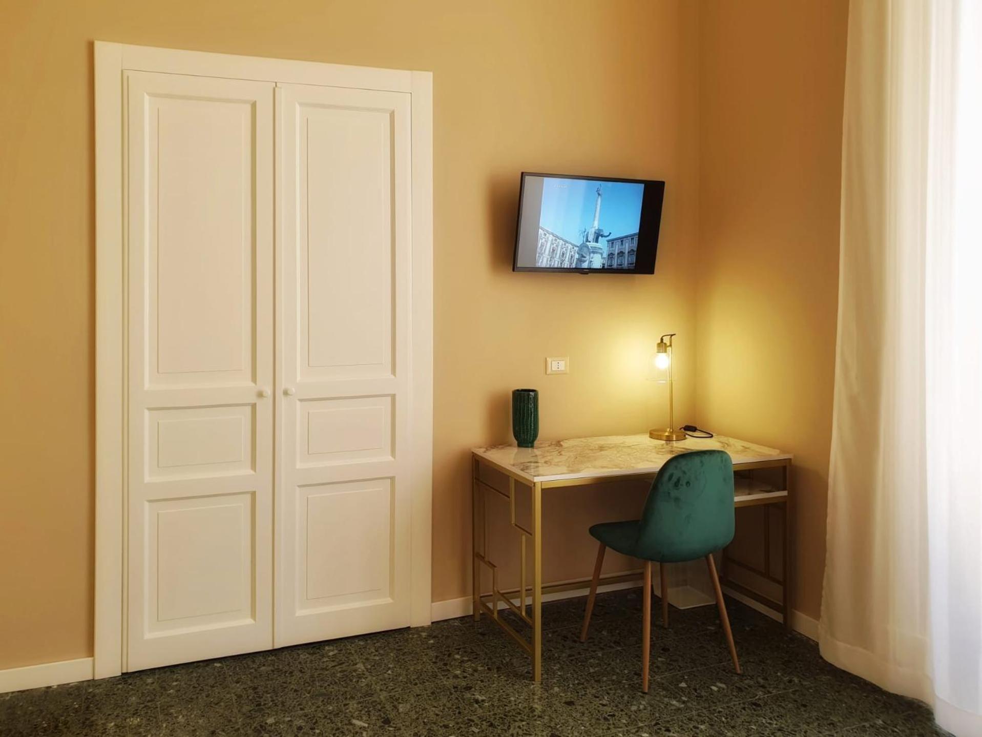 Double Room - Photo 6