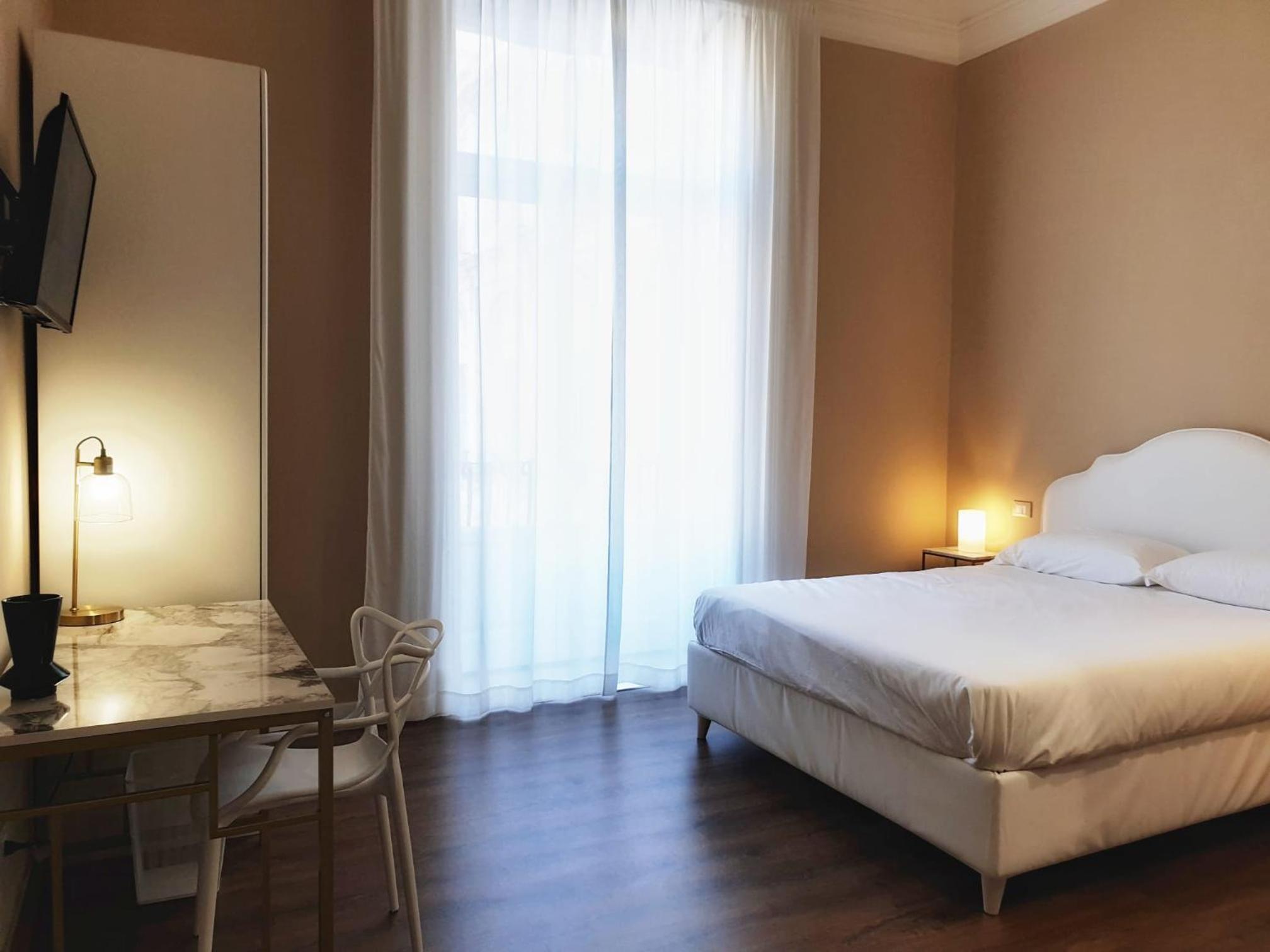 Double Room - Photo 2