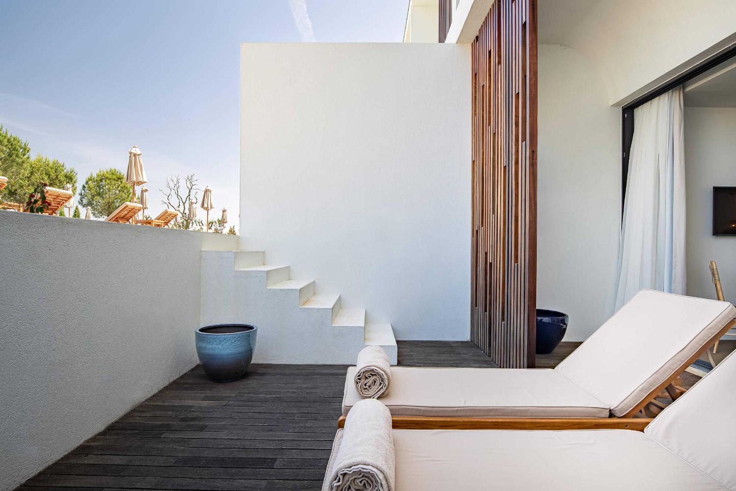 Double or Twin Room with Garden and Pool View - Photo 3
