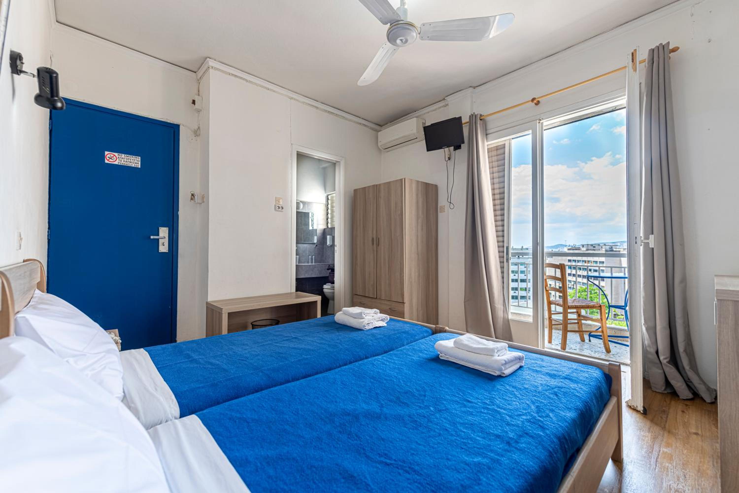 Superior Double or Twin Room with Private Bathroom photo 1