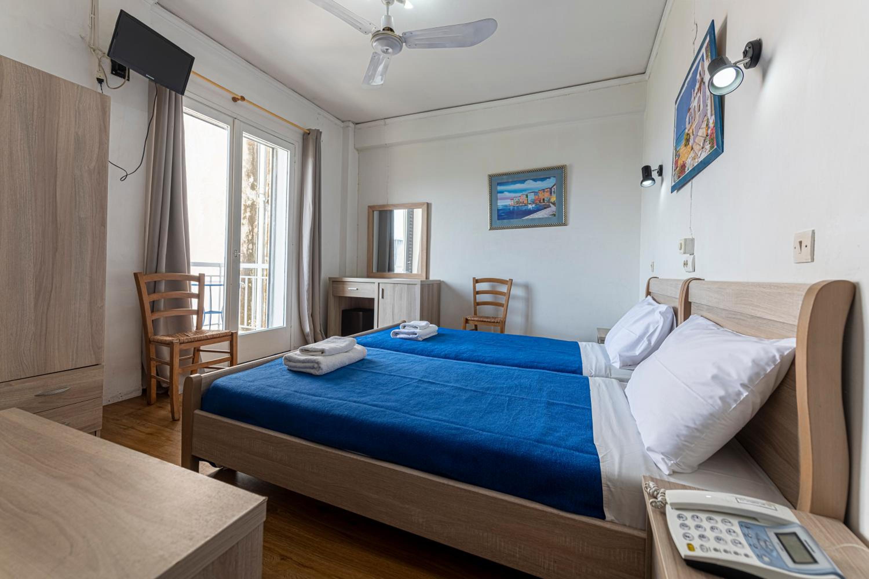 Superior Double or Twin Room with Private Bathroom photo 2