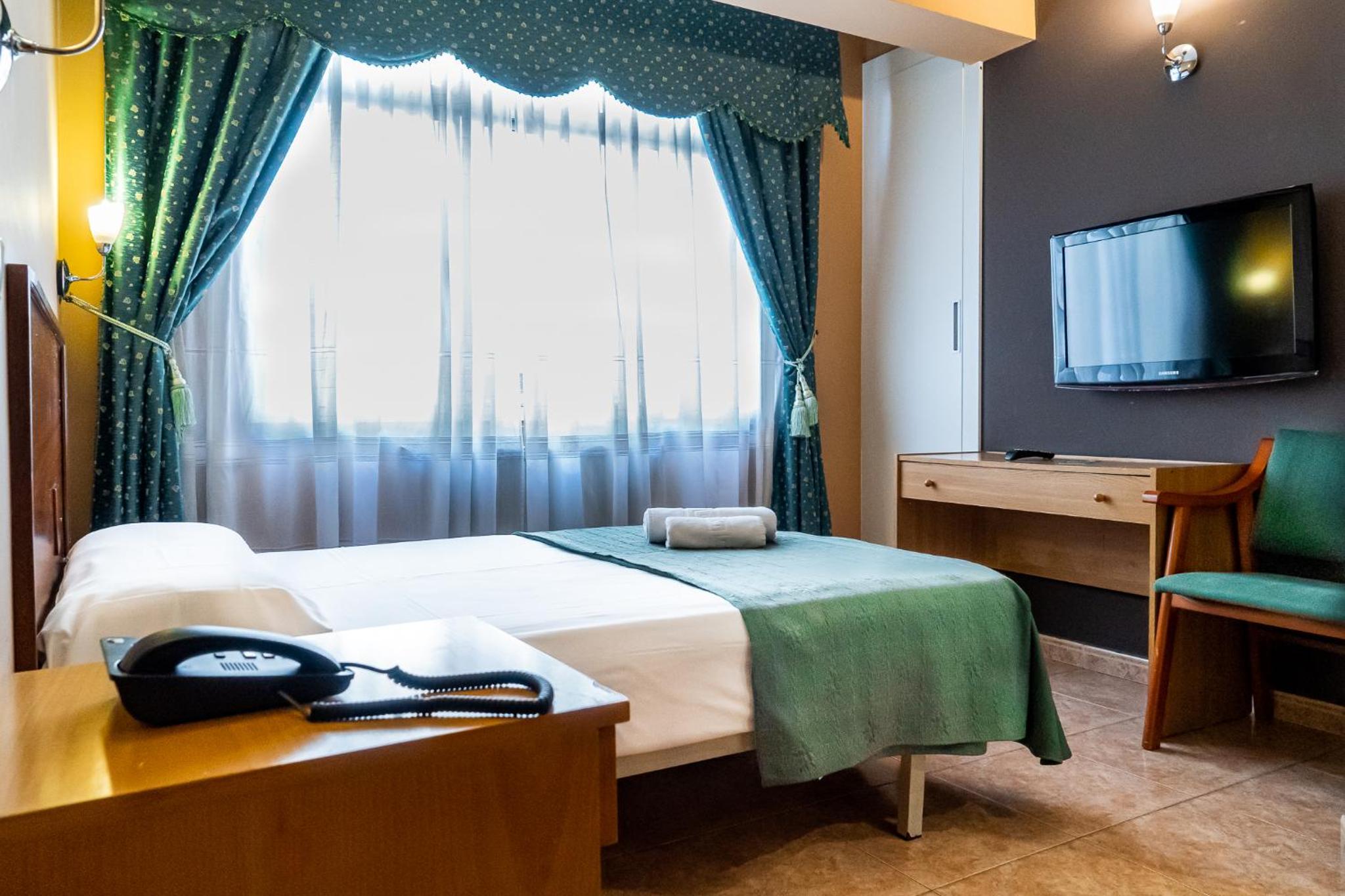 Single Room photo 3