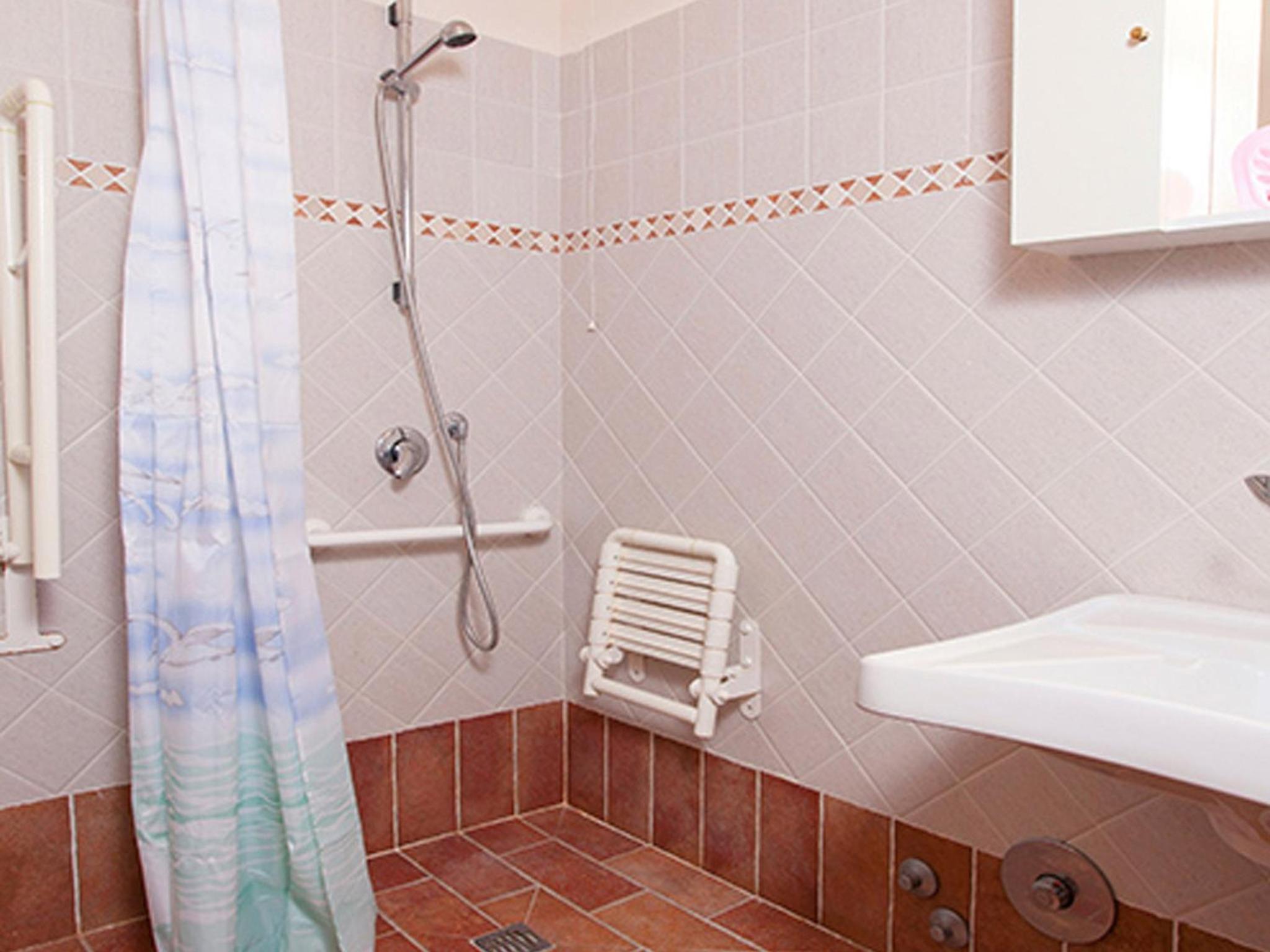 Apartment - Ground Floor photo 2