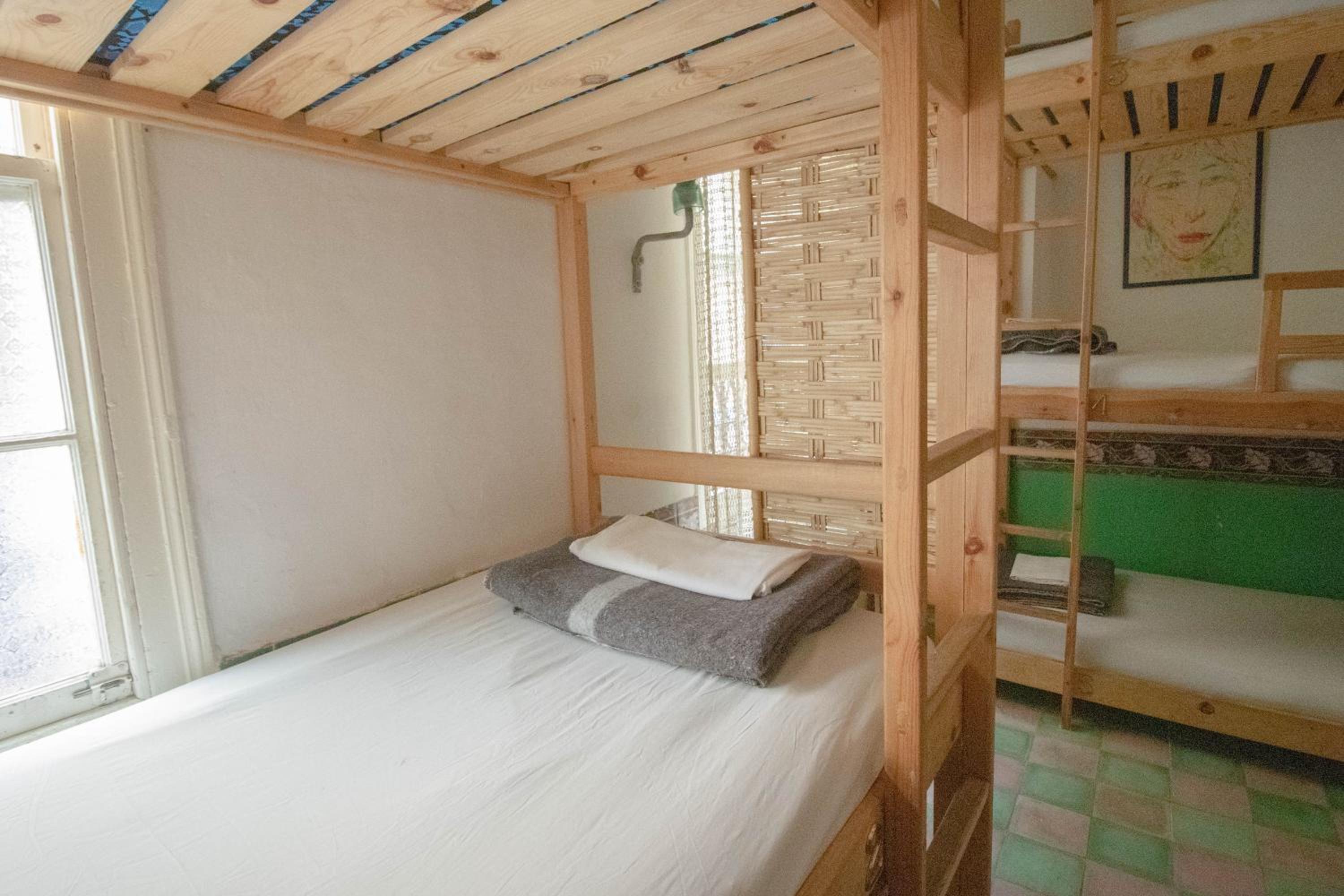Bed in 7-Bed Mixed Dormitory Room