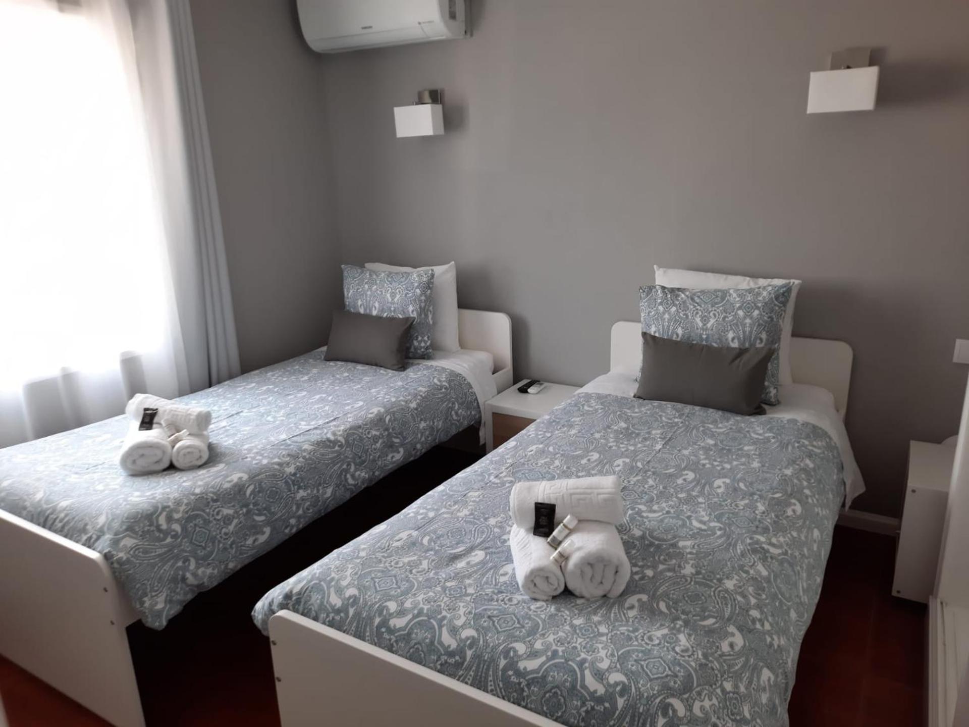 Standard Twin Room - Photo 1