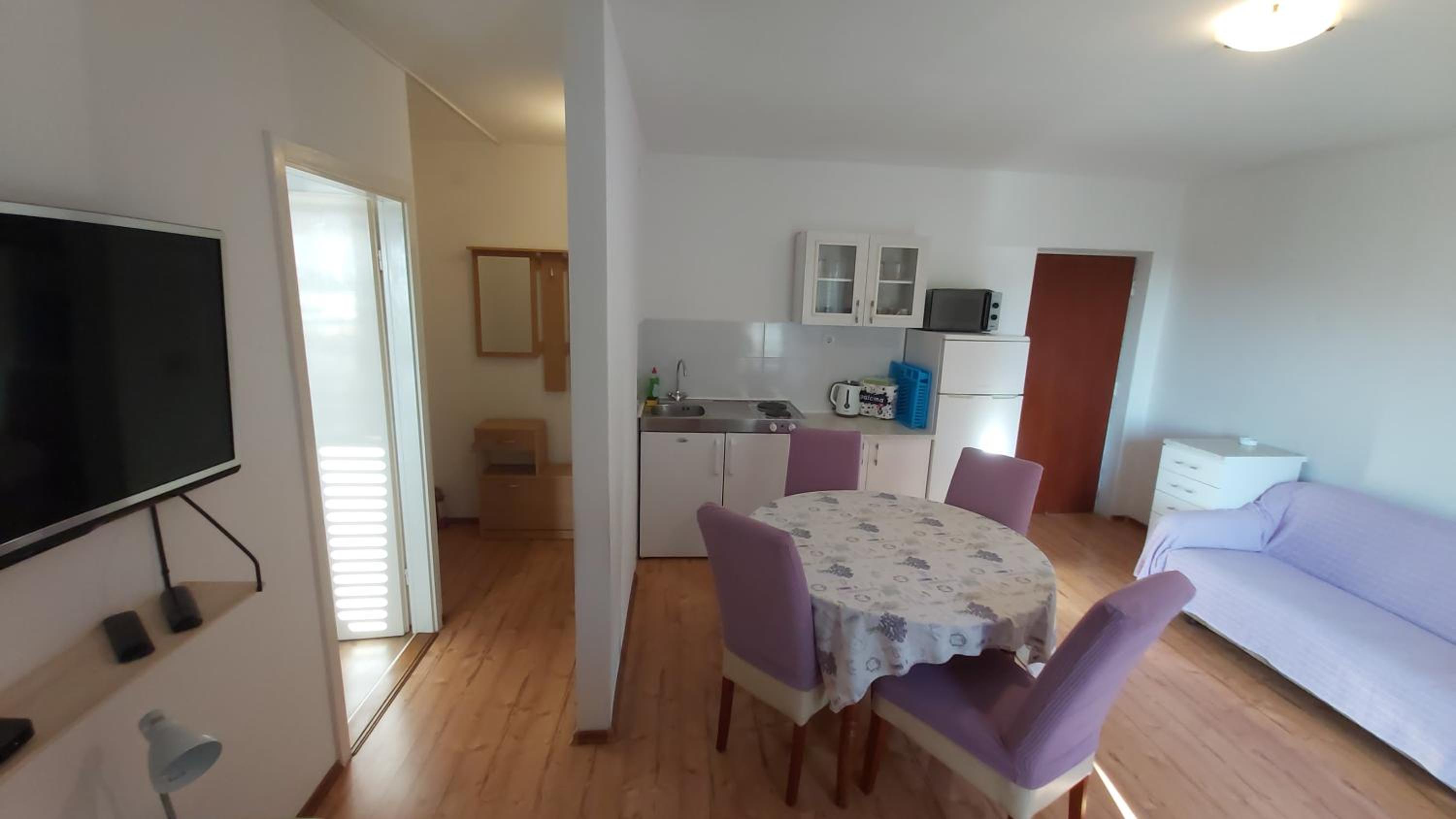 One-Bedroom Apartment - Photo 10
