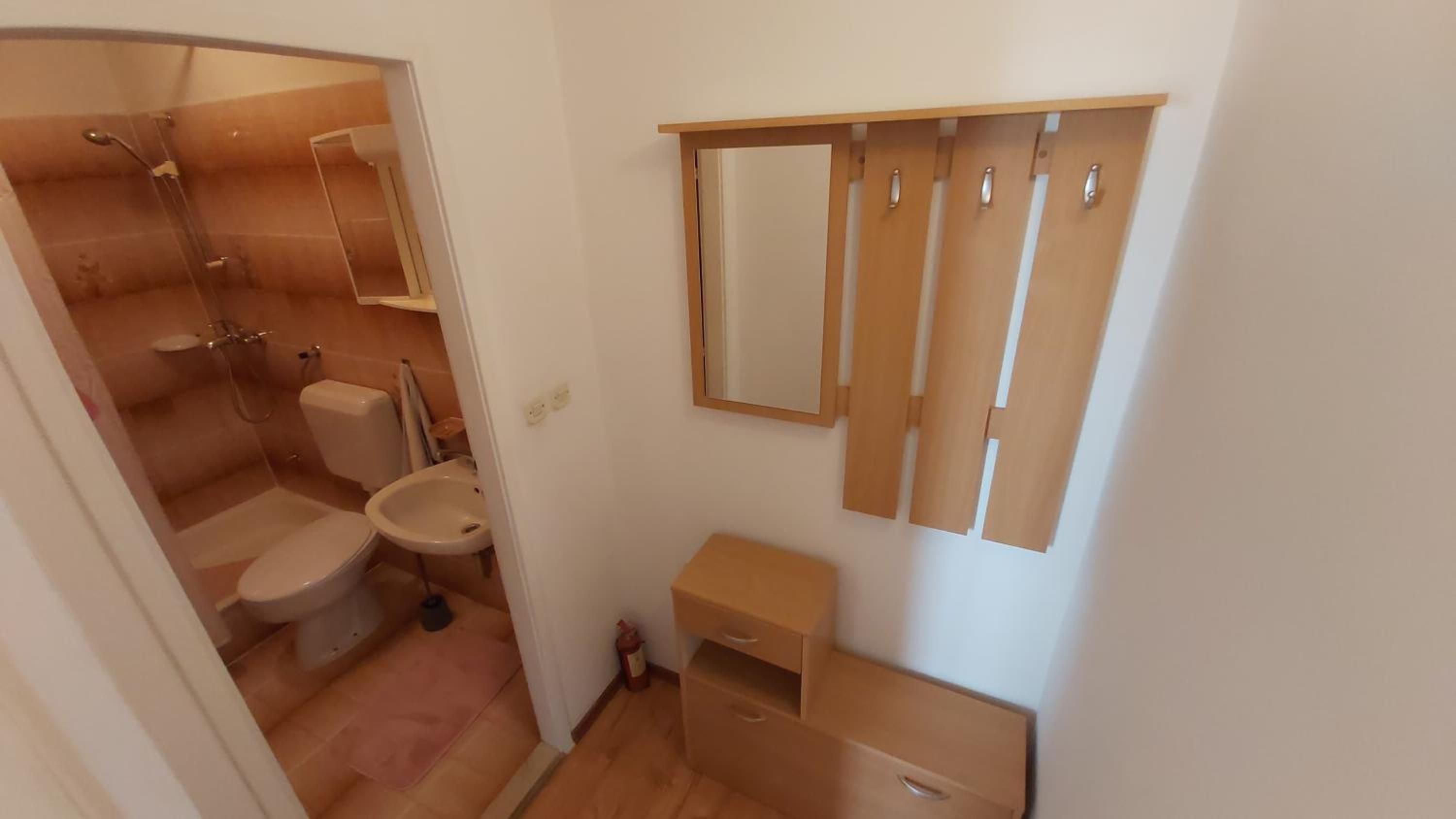 One-Bedroom Apartment - Photo 6