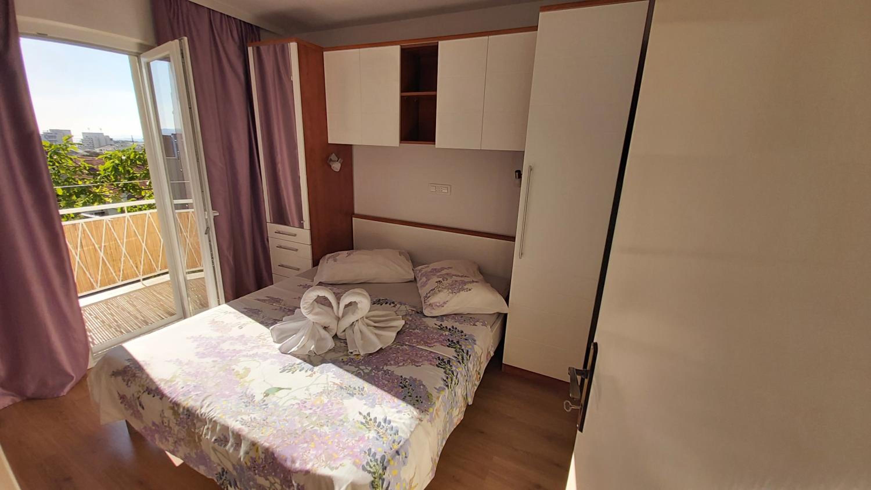 One-Bedroom Apartment - Photo 7