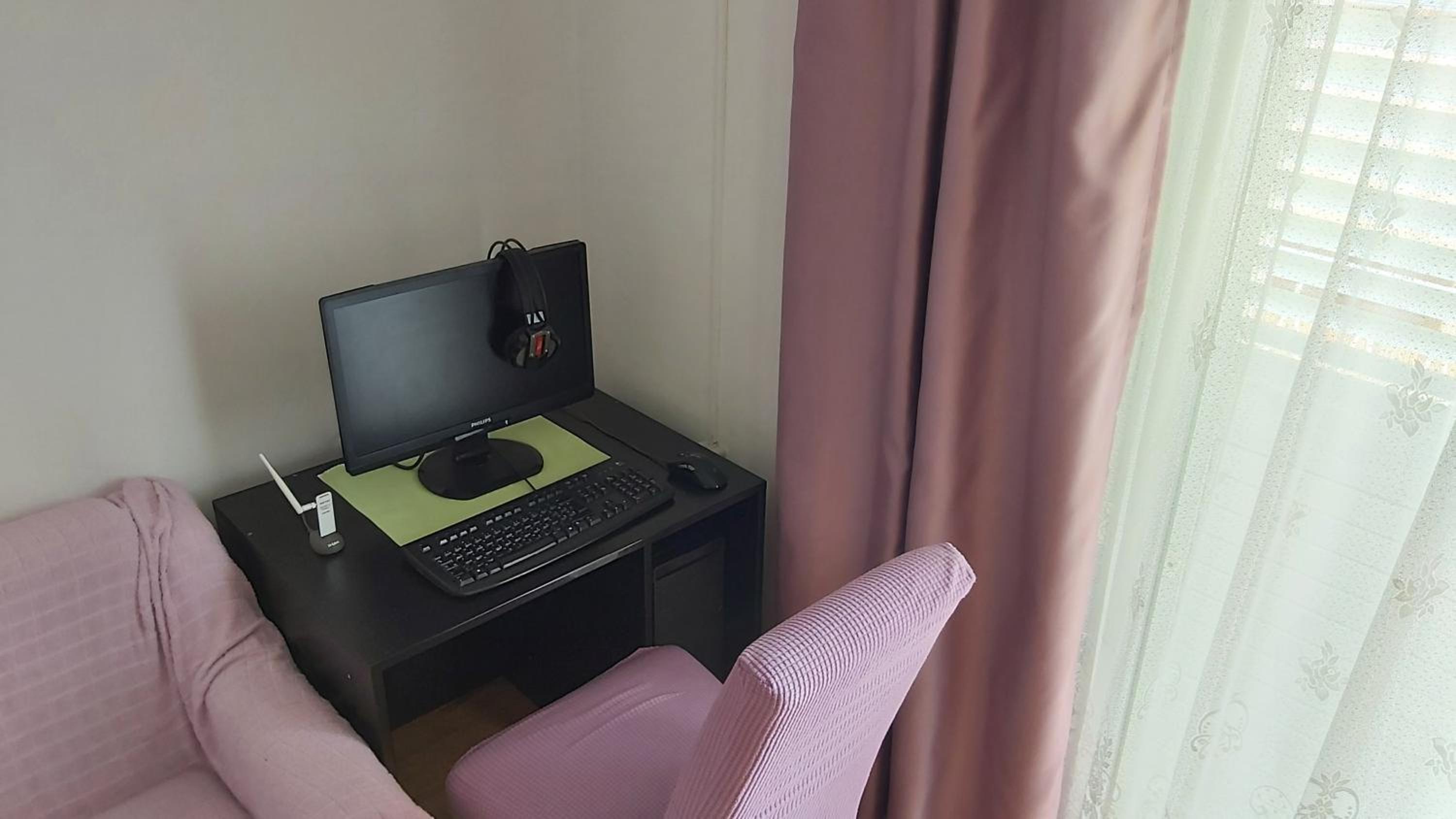 One-Bedroom Apartment - Photo 3