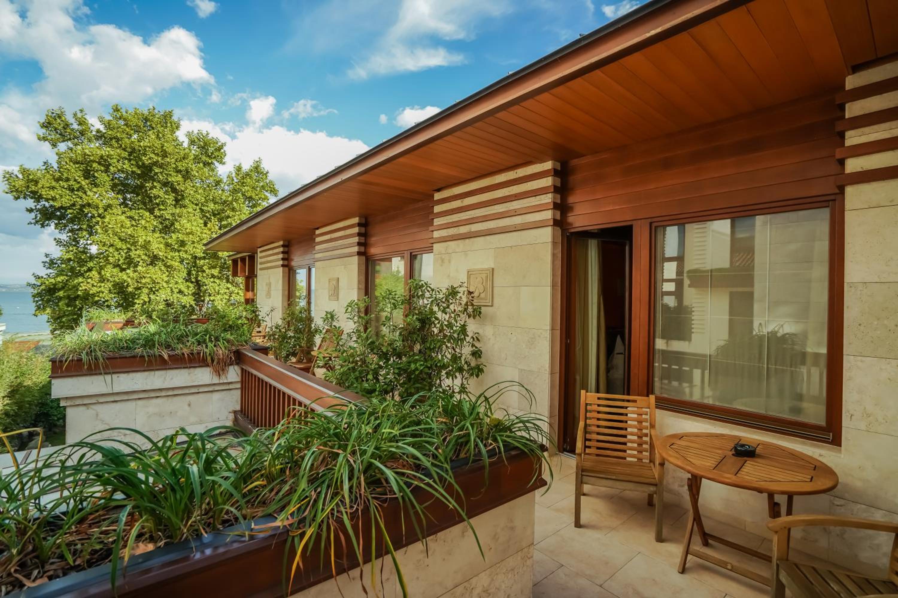 Classic Double Room with Balcony photo 3