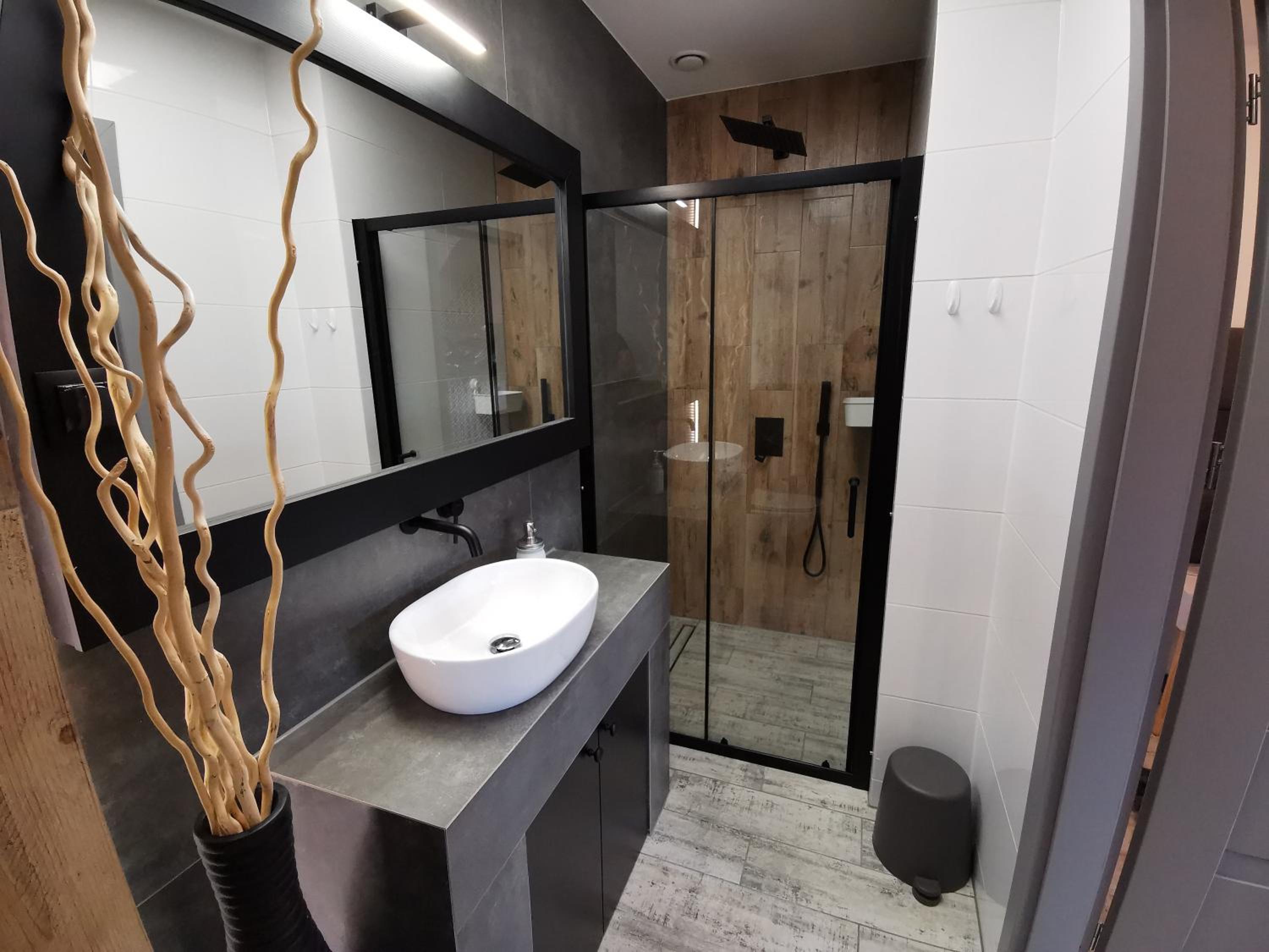 Double Room - Photo 8