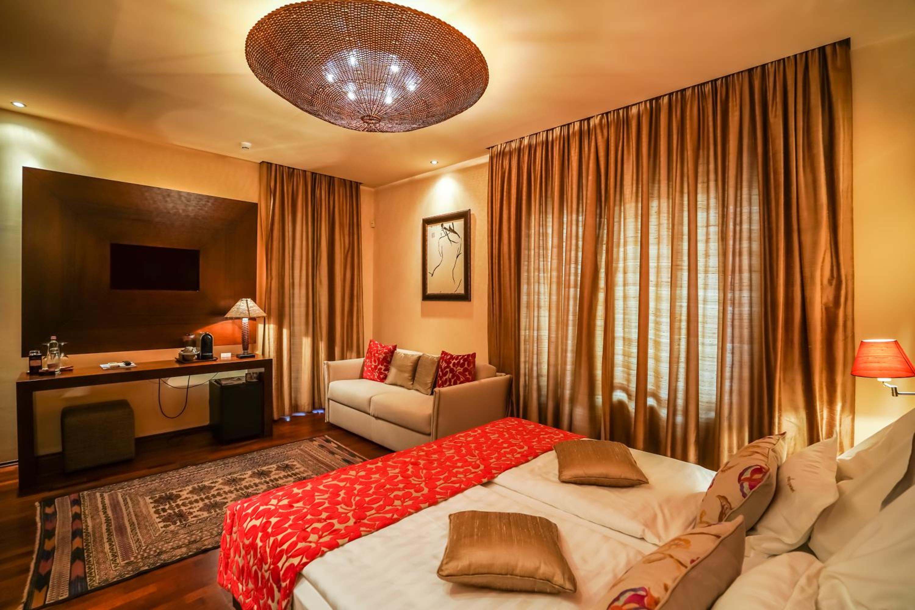 Superior Double Room with Balcony photo 2