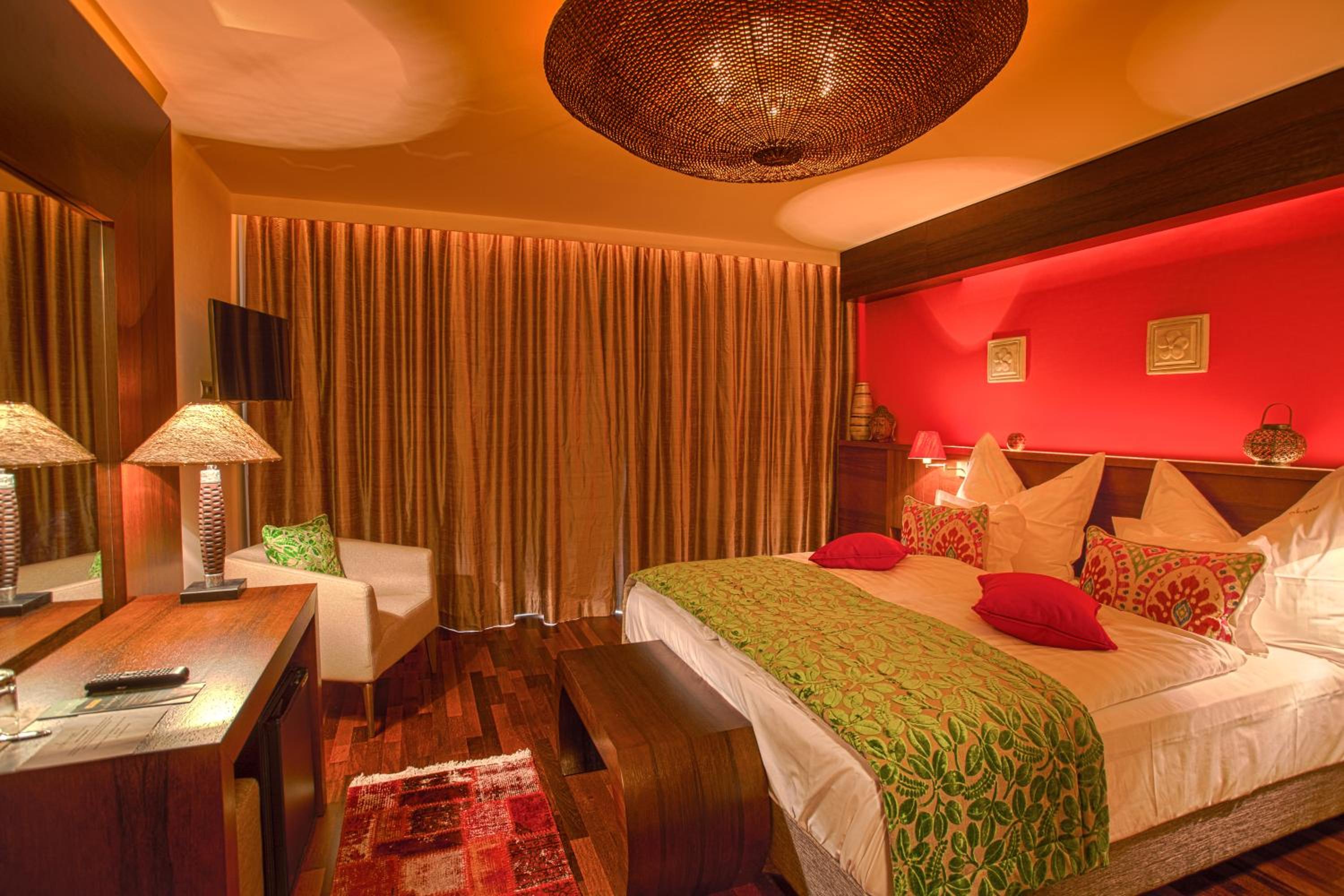 Deluxe Double Room with Balcony and Spectacular Lake View photo 2