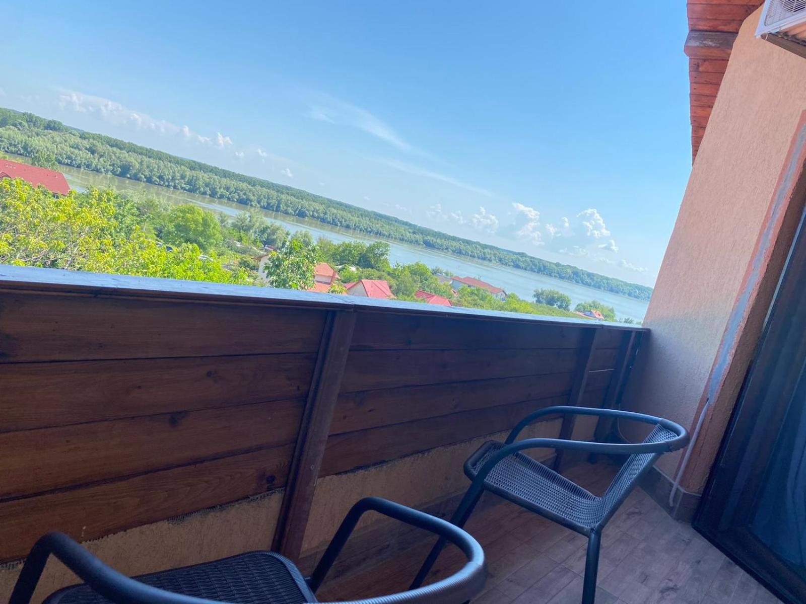 Double Room with Lake View - Photo 16