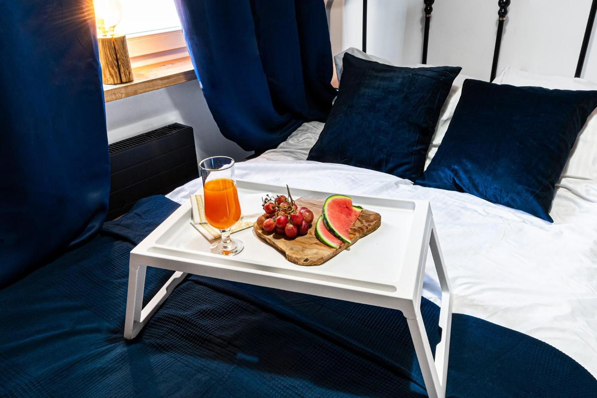 One-Bedroom Apartment - Photo 9