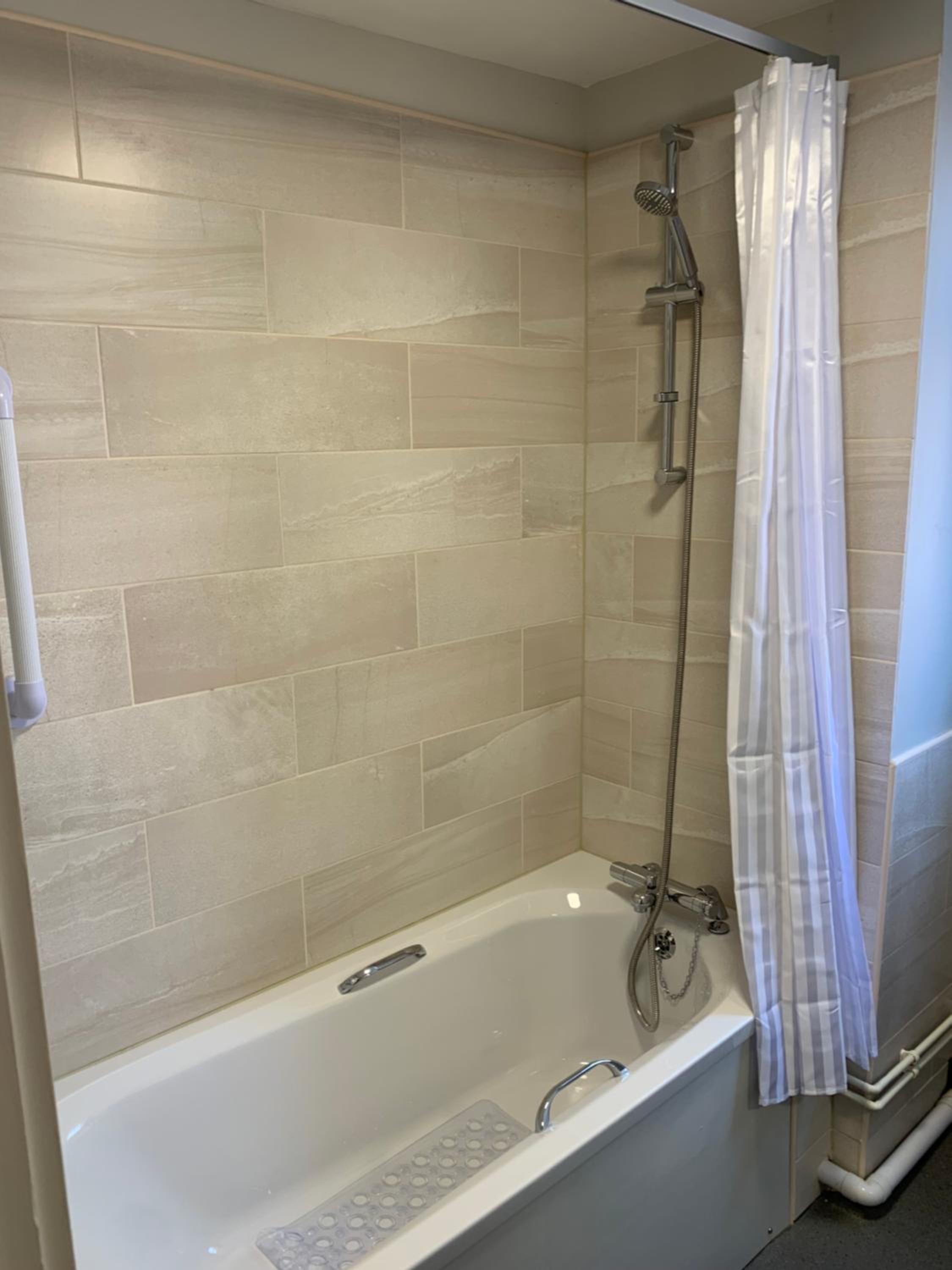 Standard Twin Room - Photo 2