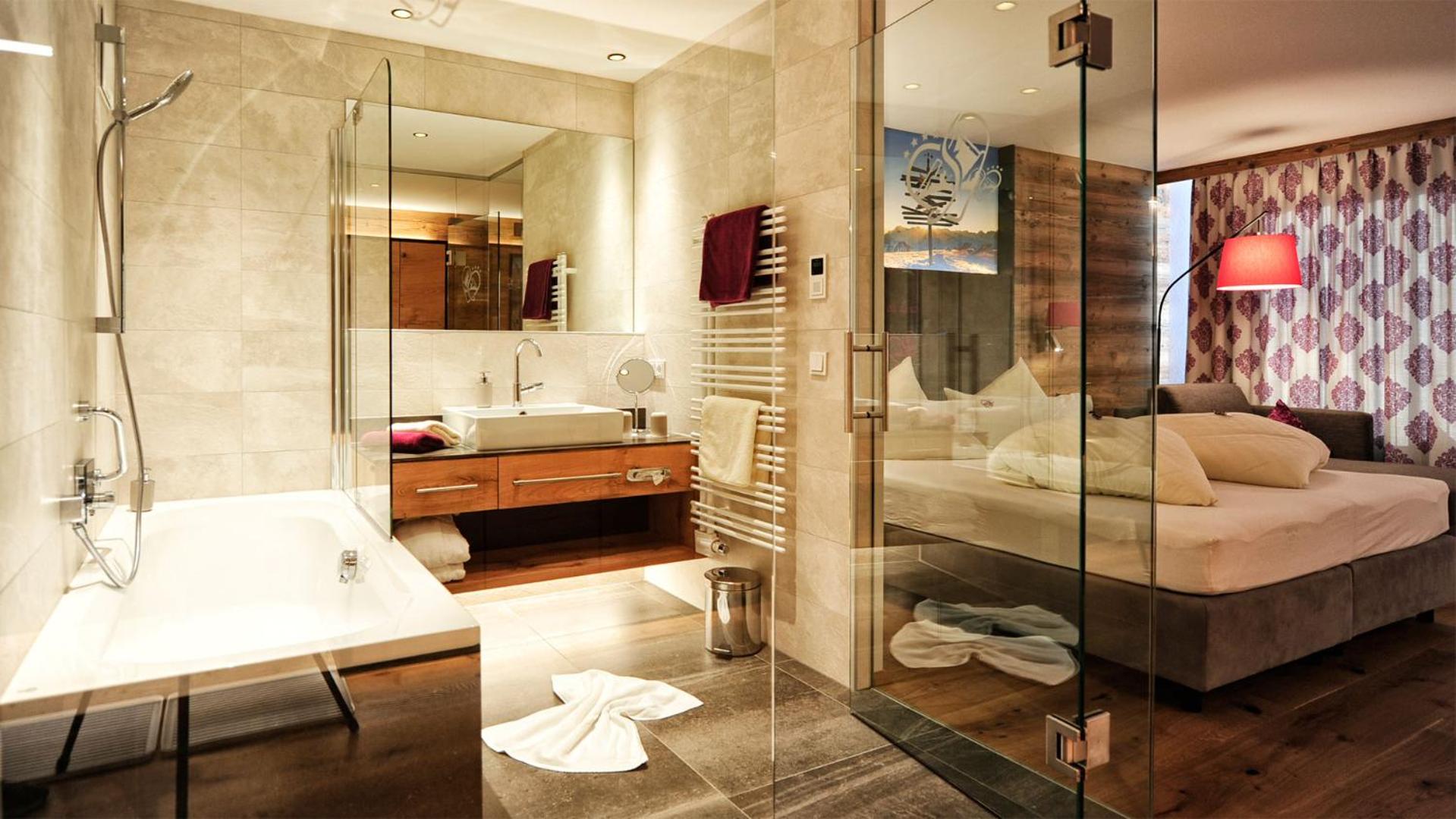 Double Room with Bath photo 2