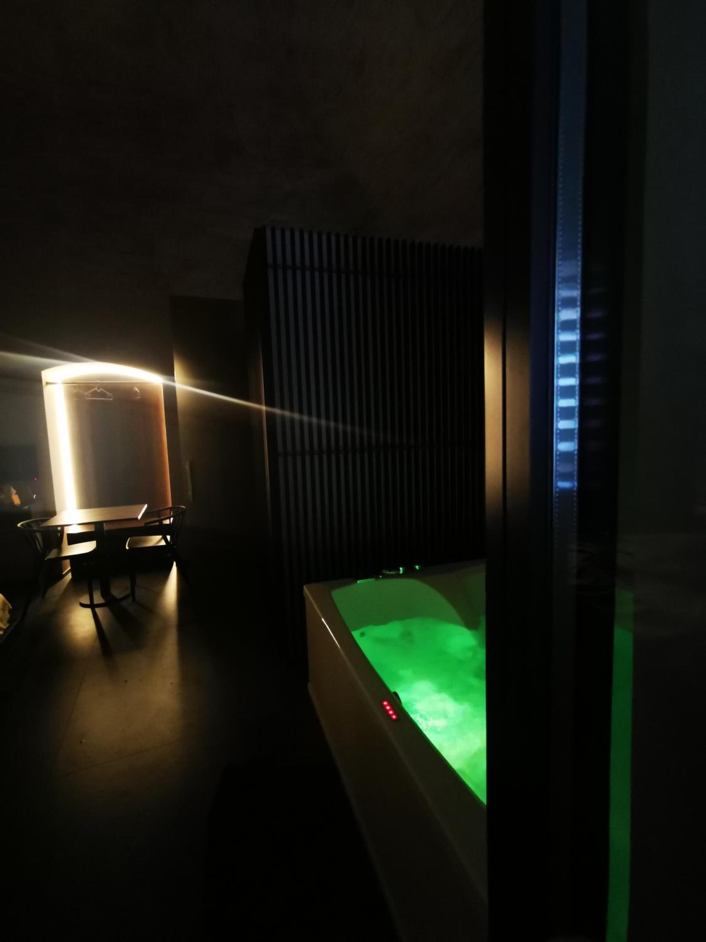 Deluxe Double Room with Bath photo 2