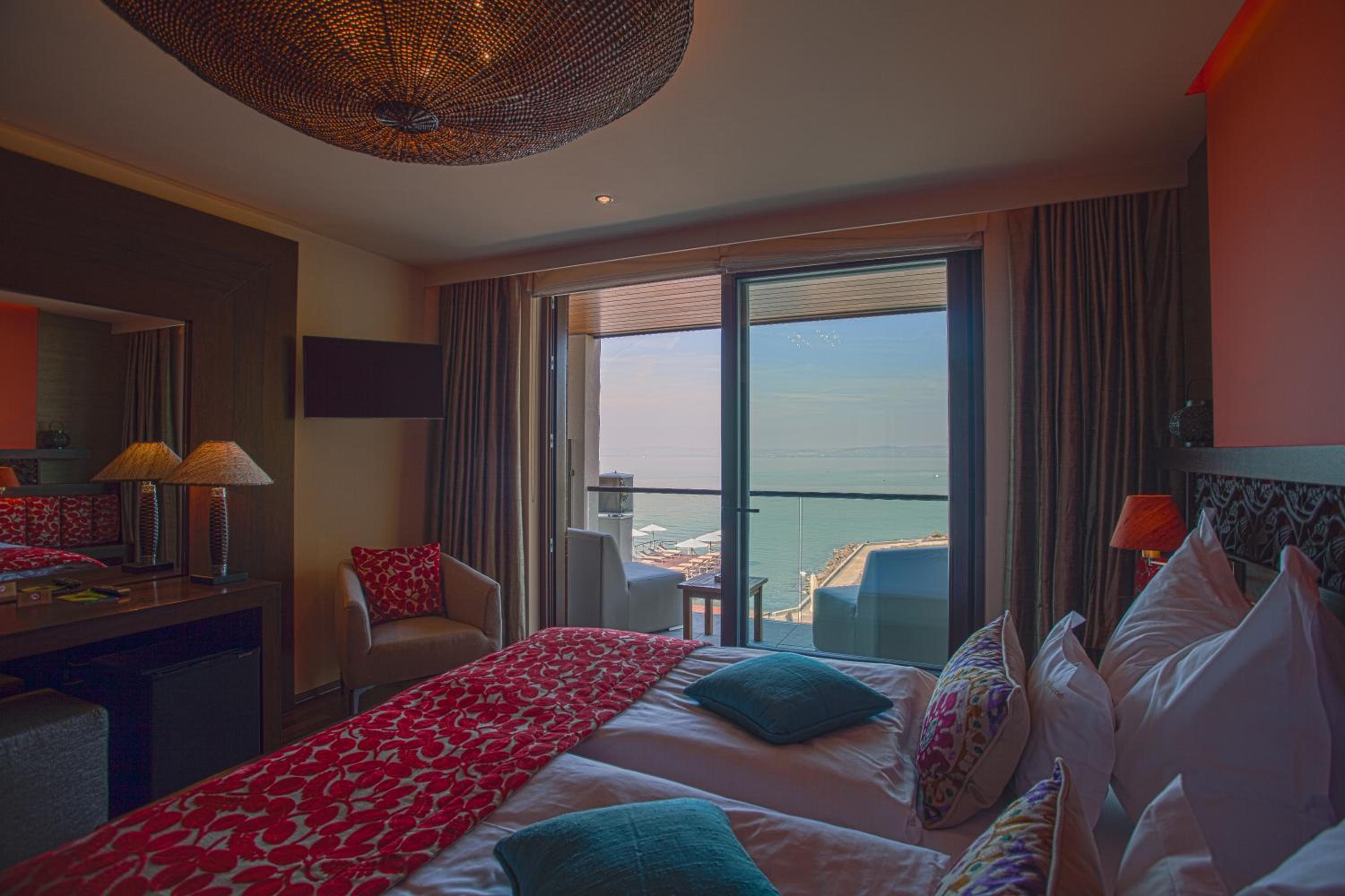 Deluxe Plus Double Room with Balcony and Spectacular Lake View
