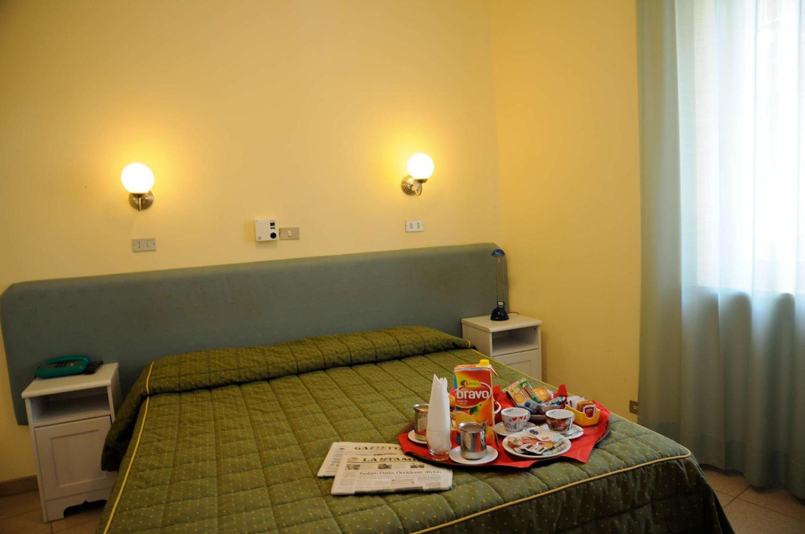 Double or Twin Room - Photo 20