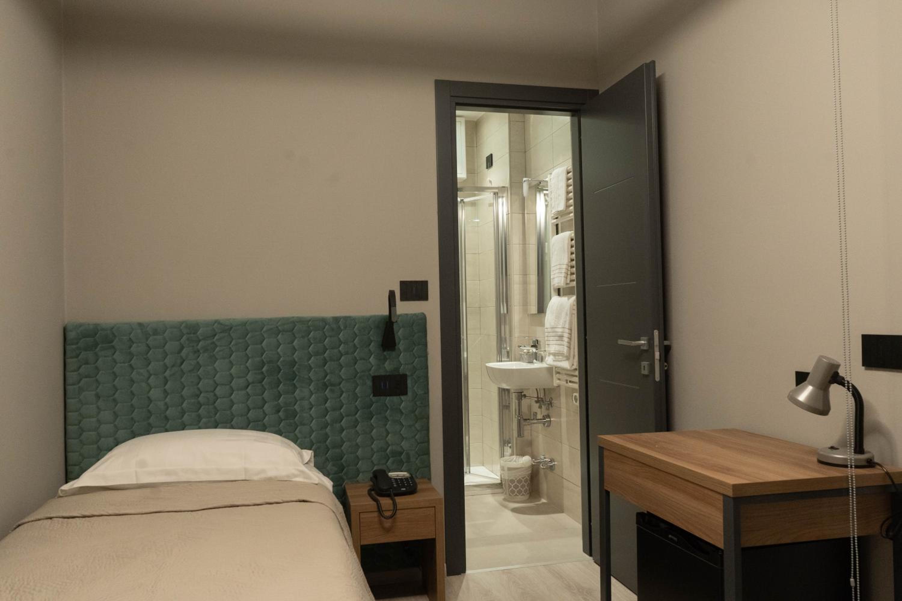 Single Room photo 1
