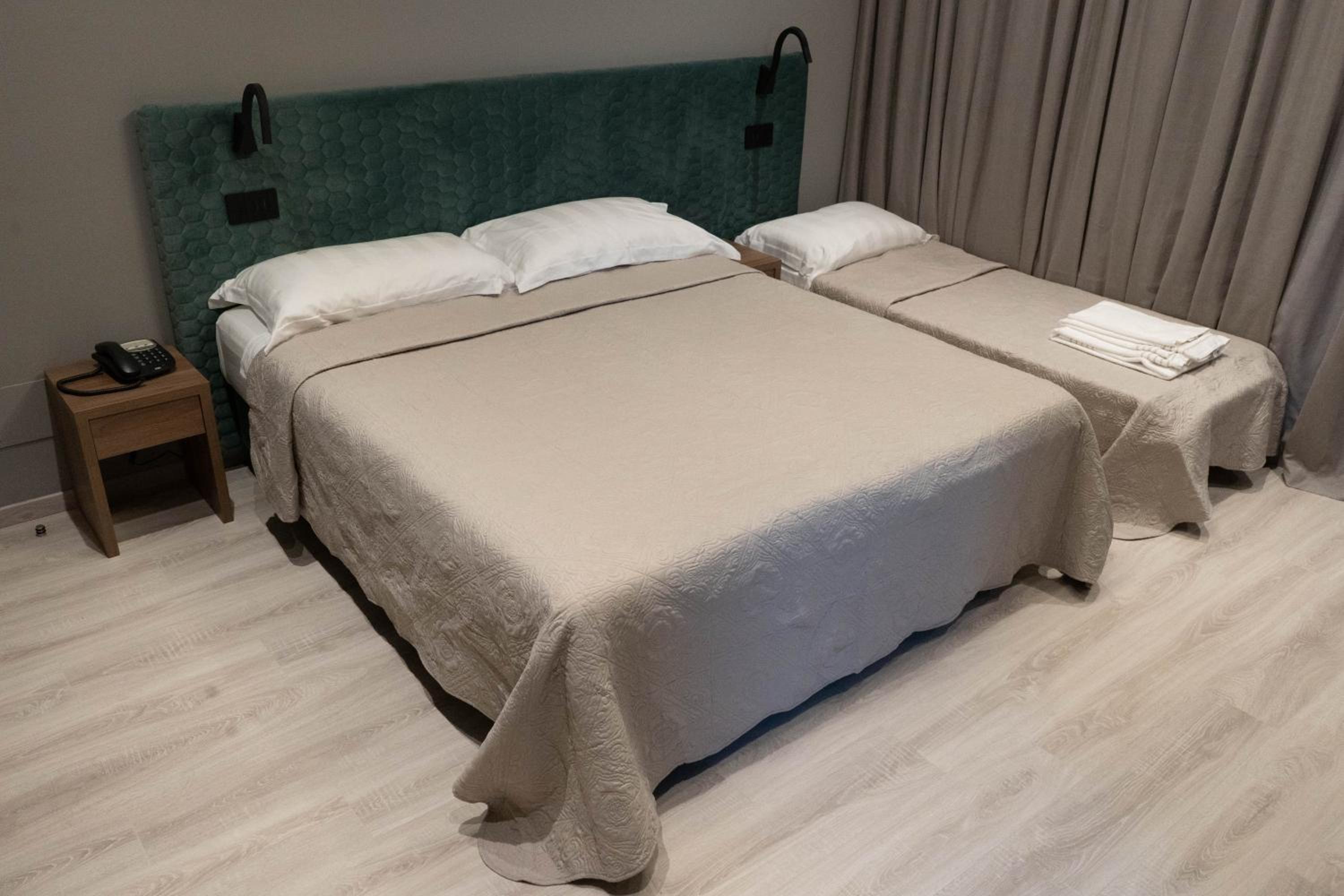 Triple Room with Balcony - Photo 1