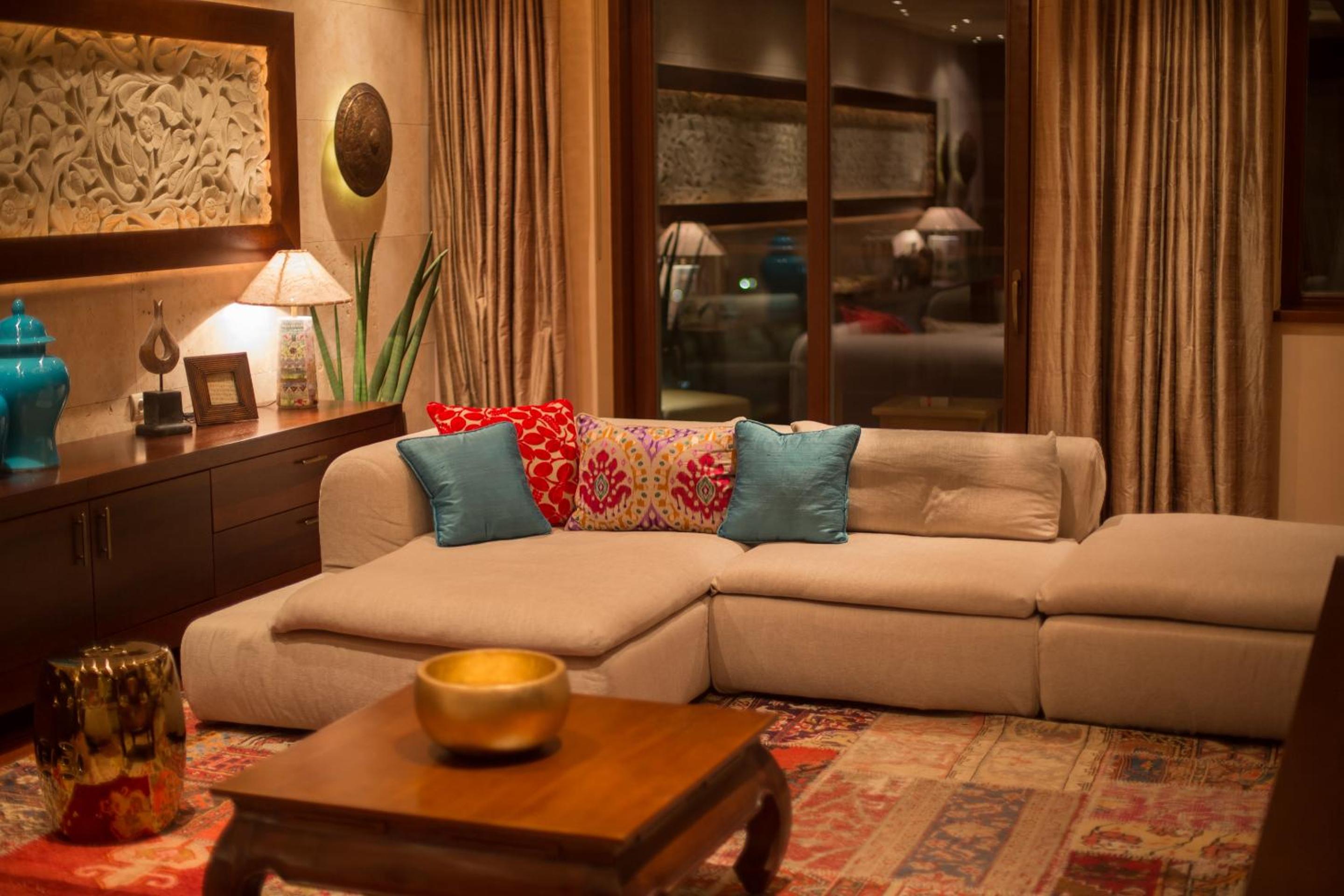 Large Suite with Hot Tub and Balcony Lake Side View photo 3