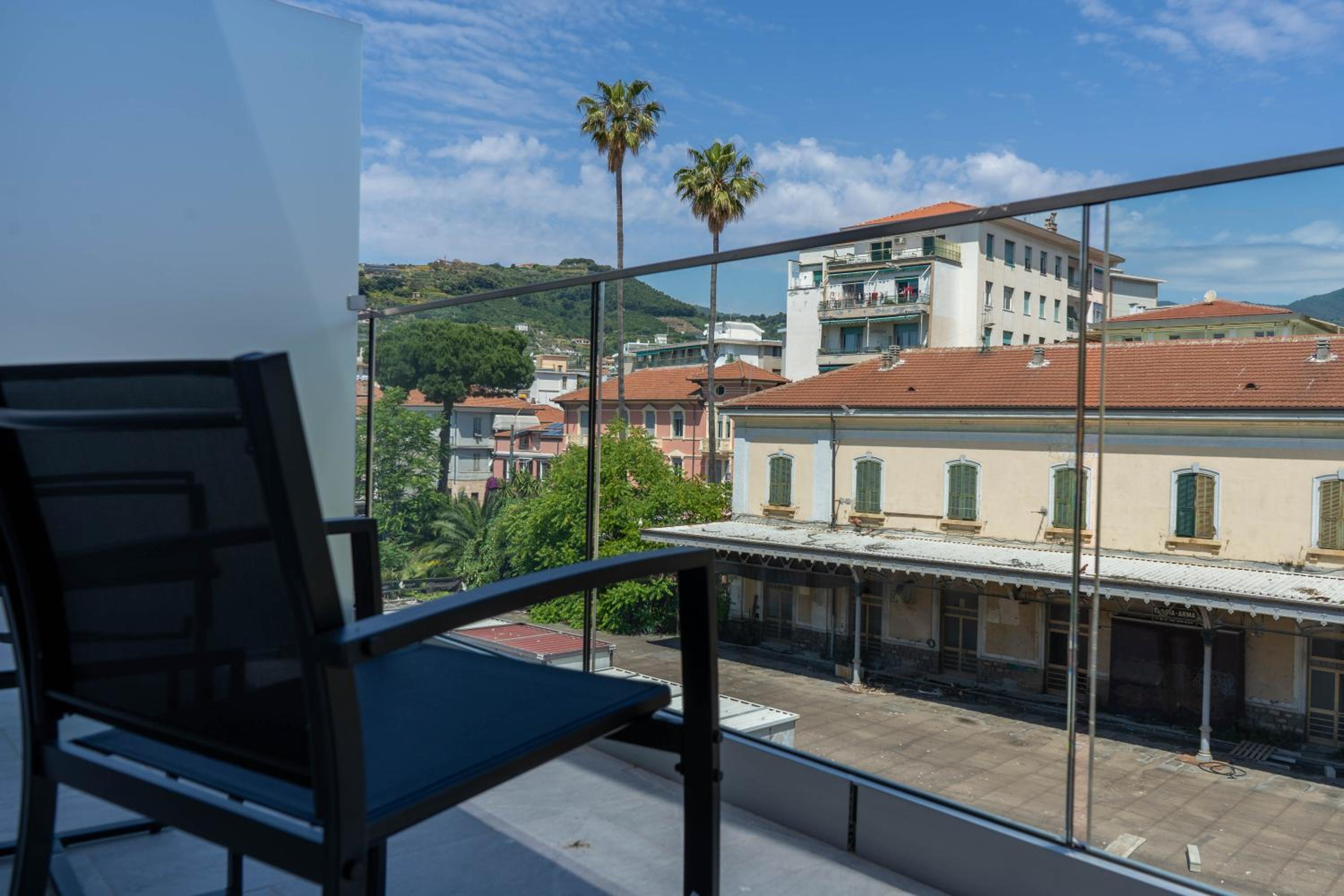 Single Room with Balcony photo 2