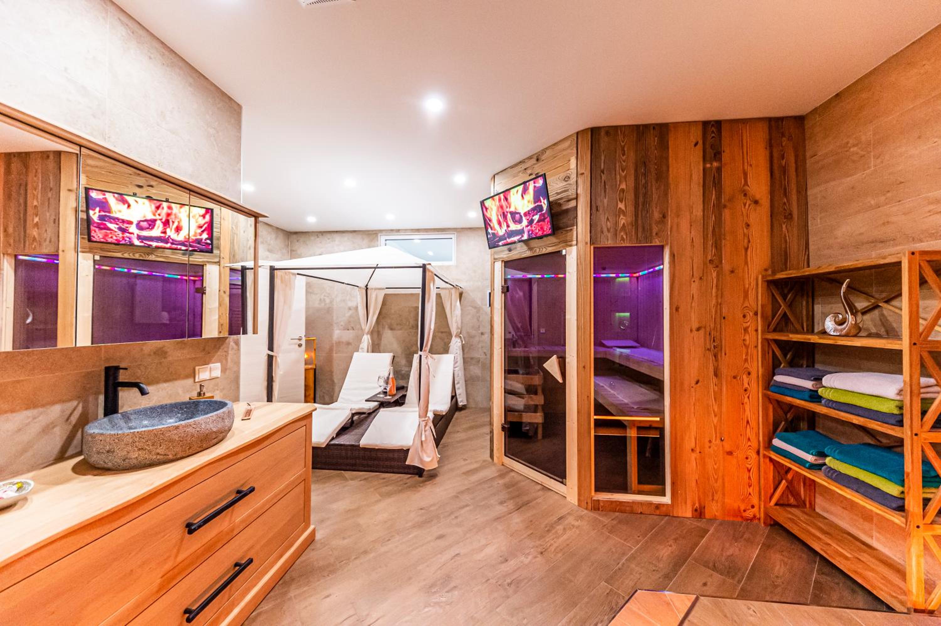 Suite with Sauna - Photo 5