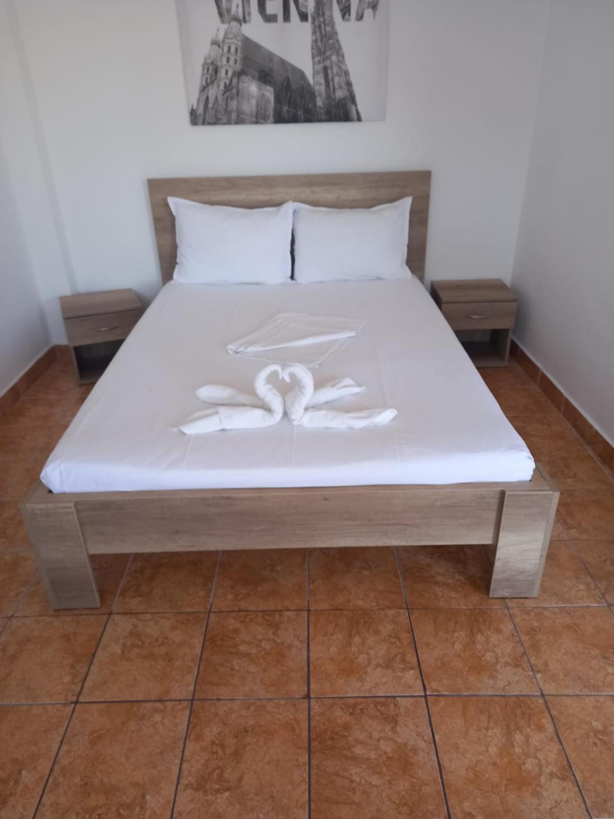 Double or Twin Room photo 3