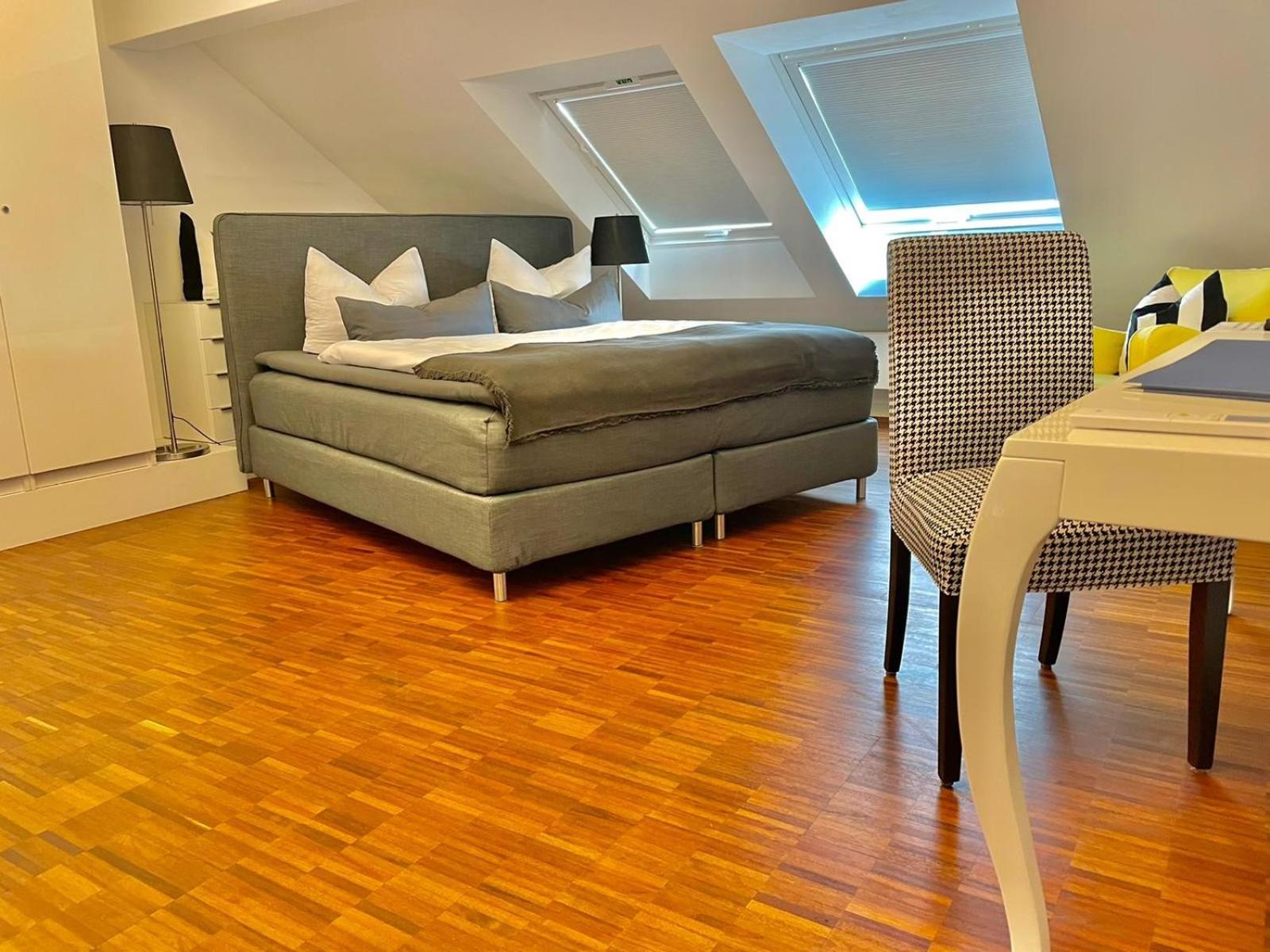 One-Bedroom Apartment photo 1
