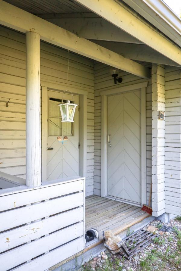 One-Bedroom House - Photo 11