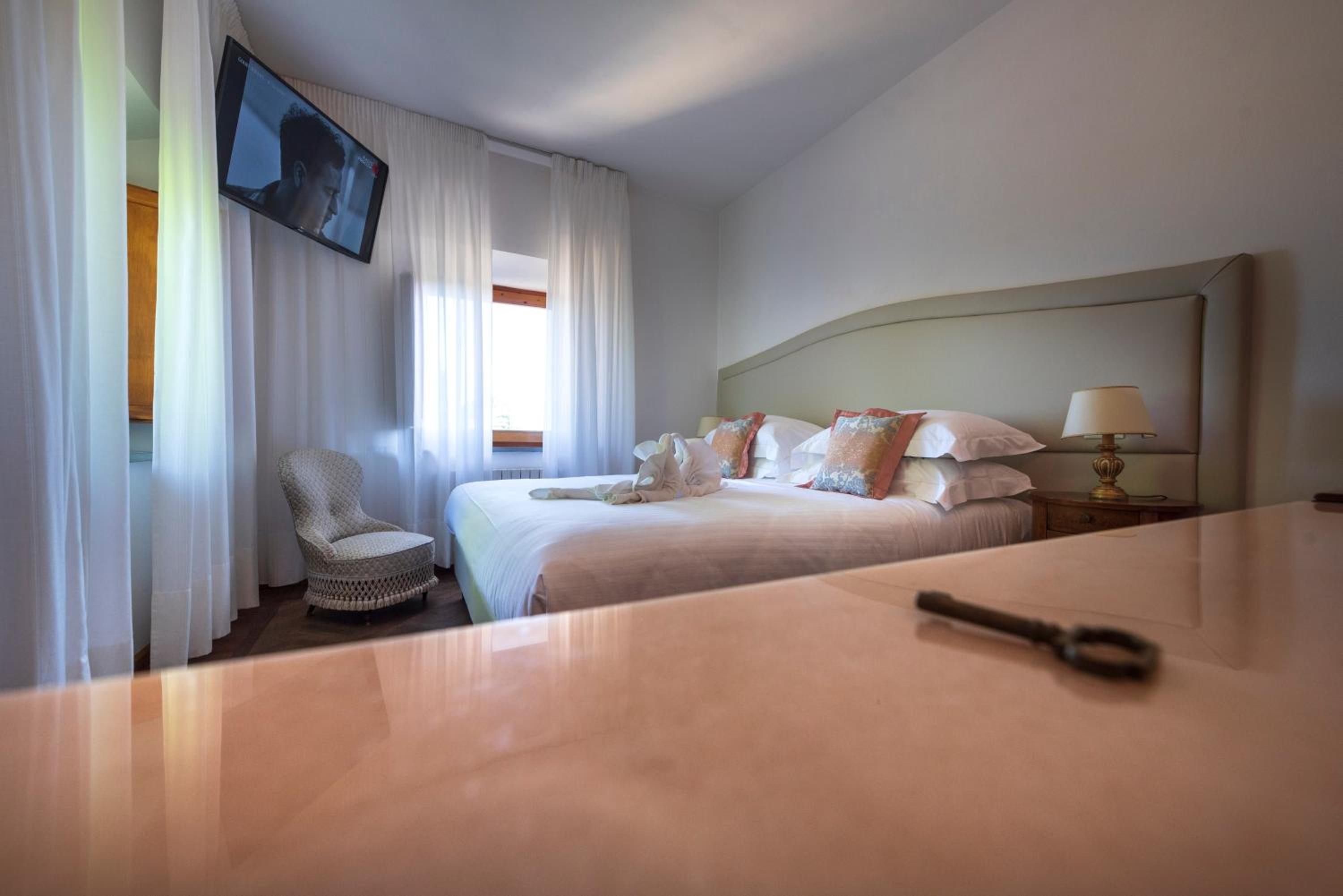 Suite - Photo 12