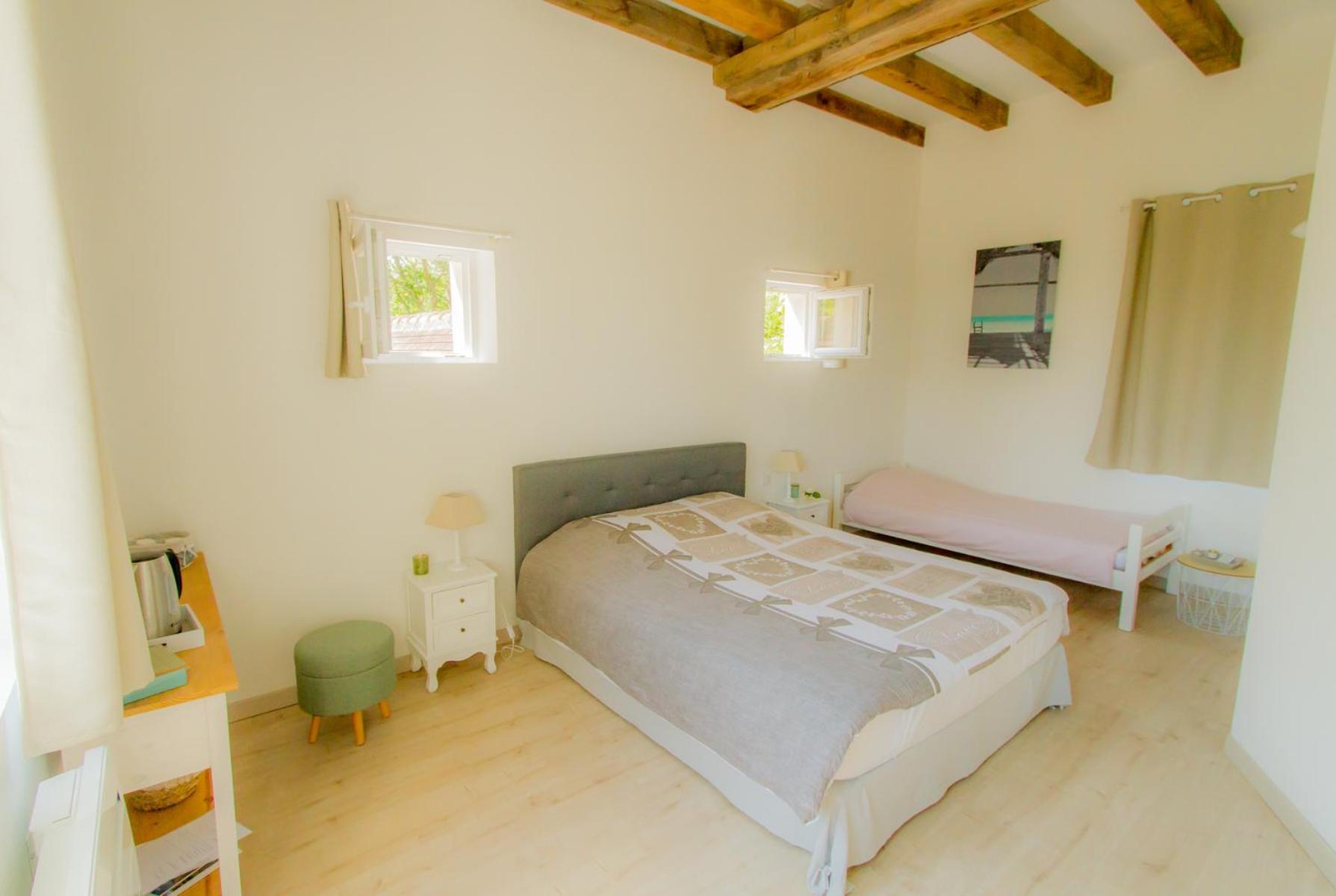 Family Room - Photo 2