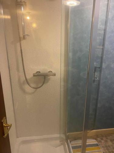 Family Room with Private Bathroom photo 3