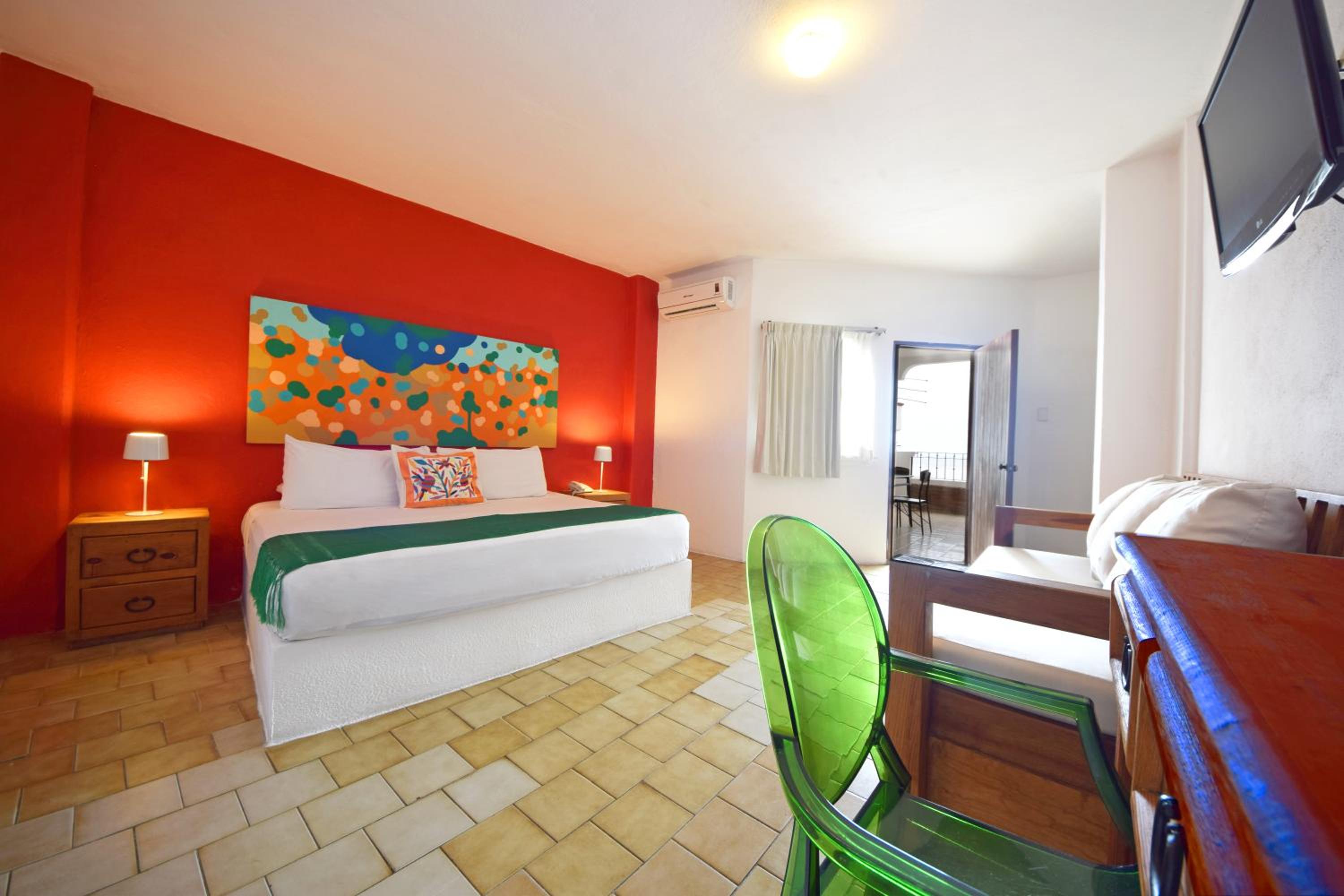 Standard Suite - Photo 9