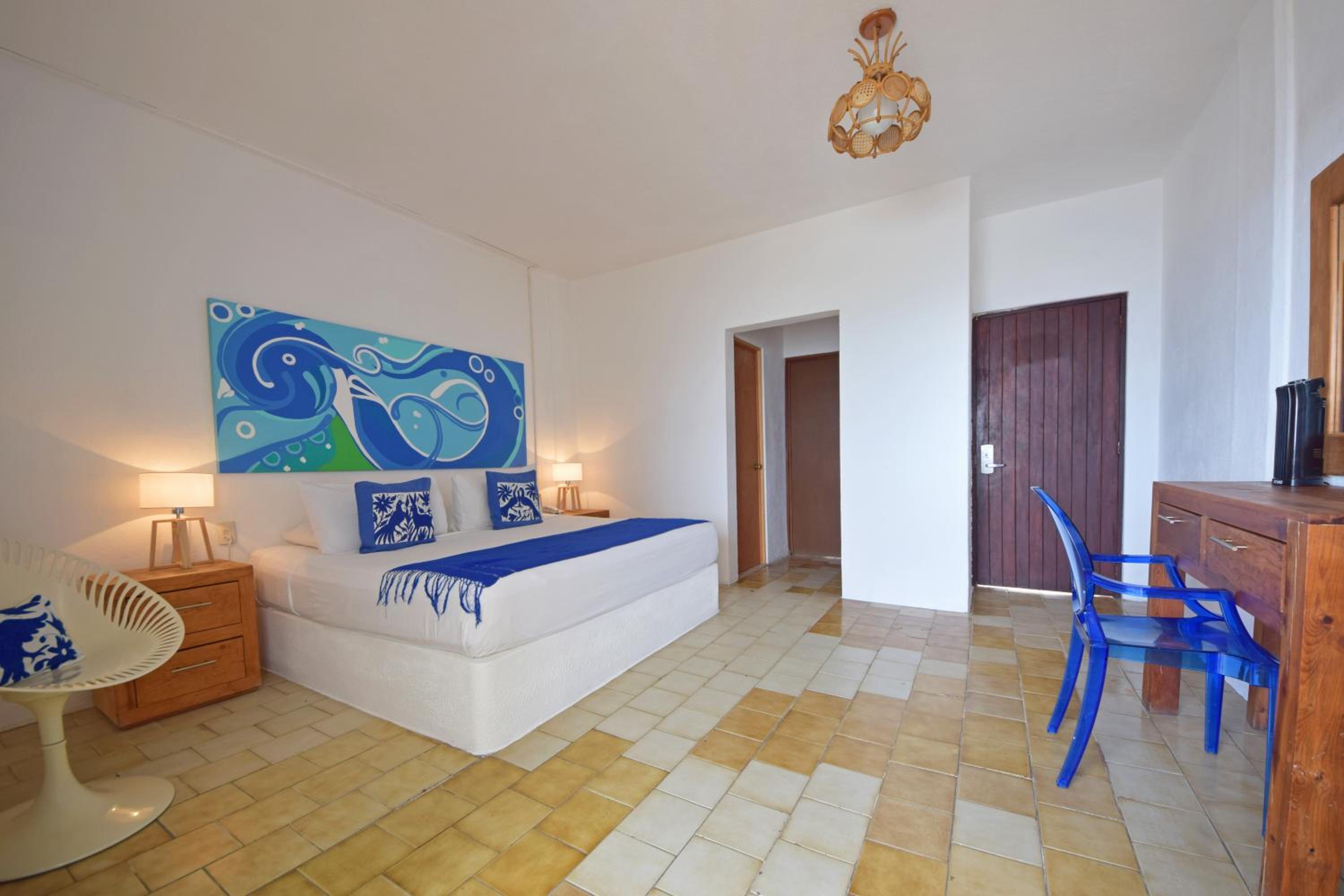 Standard Suite - Photo 7