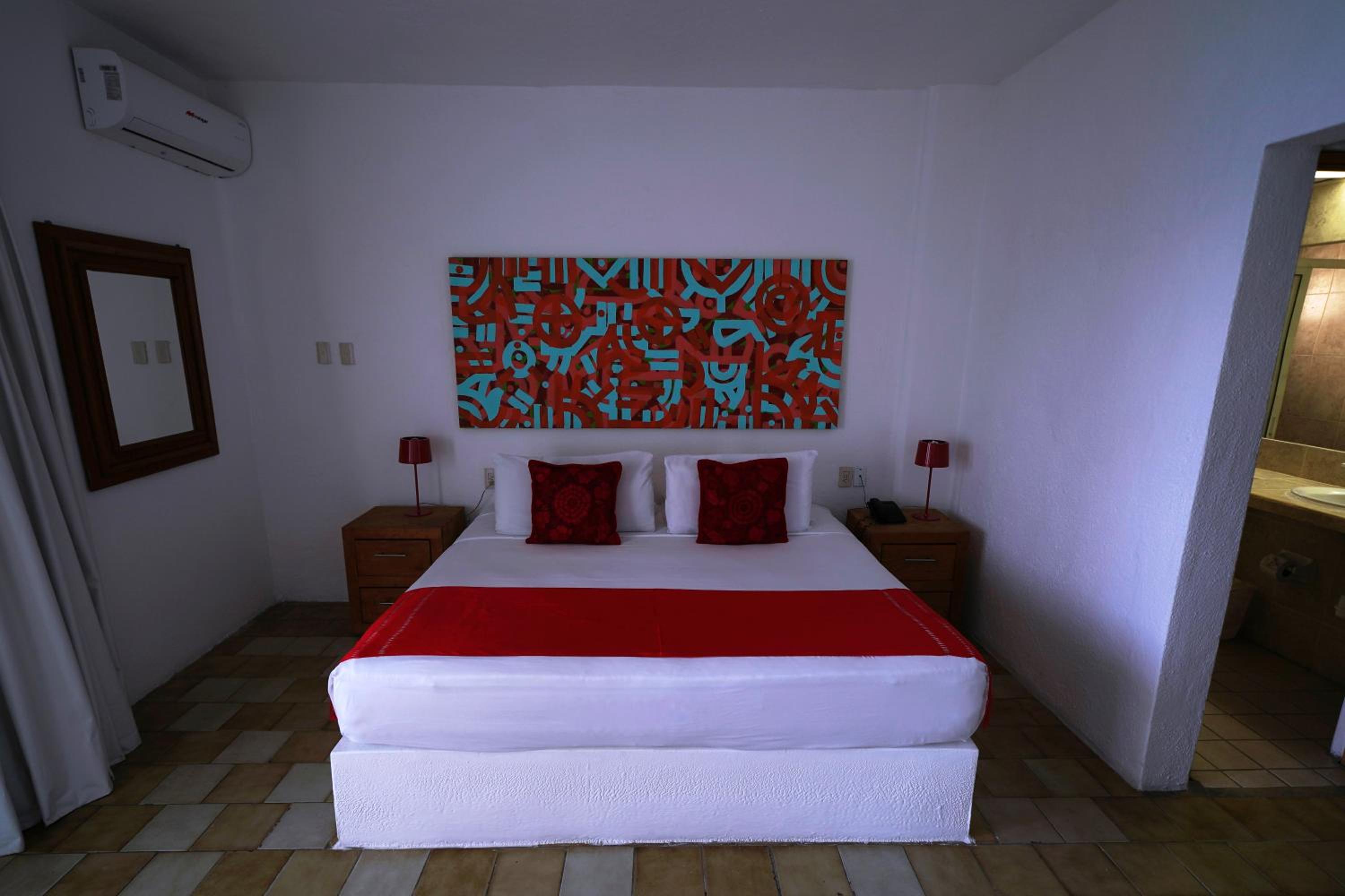 Standard Suite - Photo 11