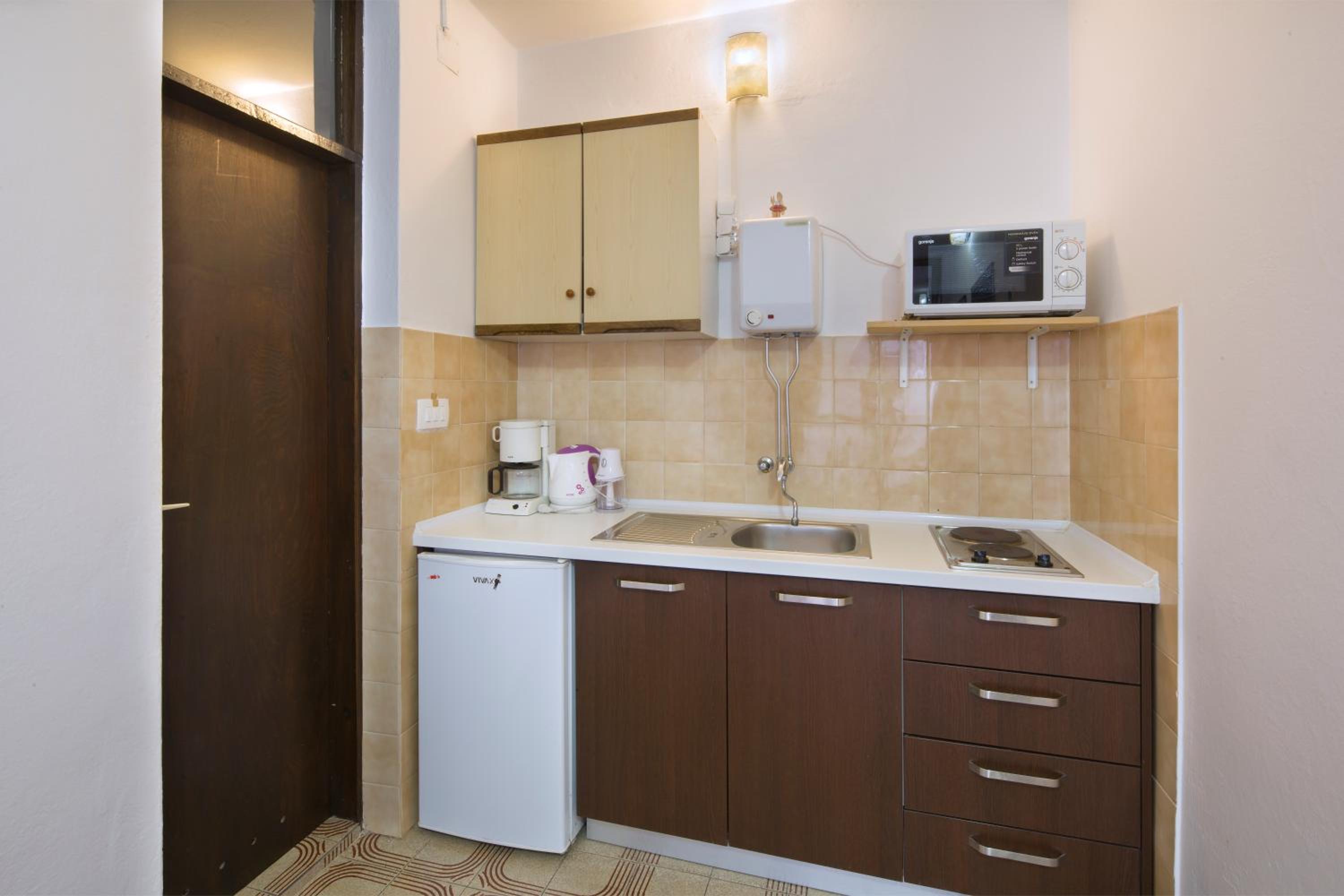Two-Bedroom Apartment with Balcony - Photo 2