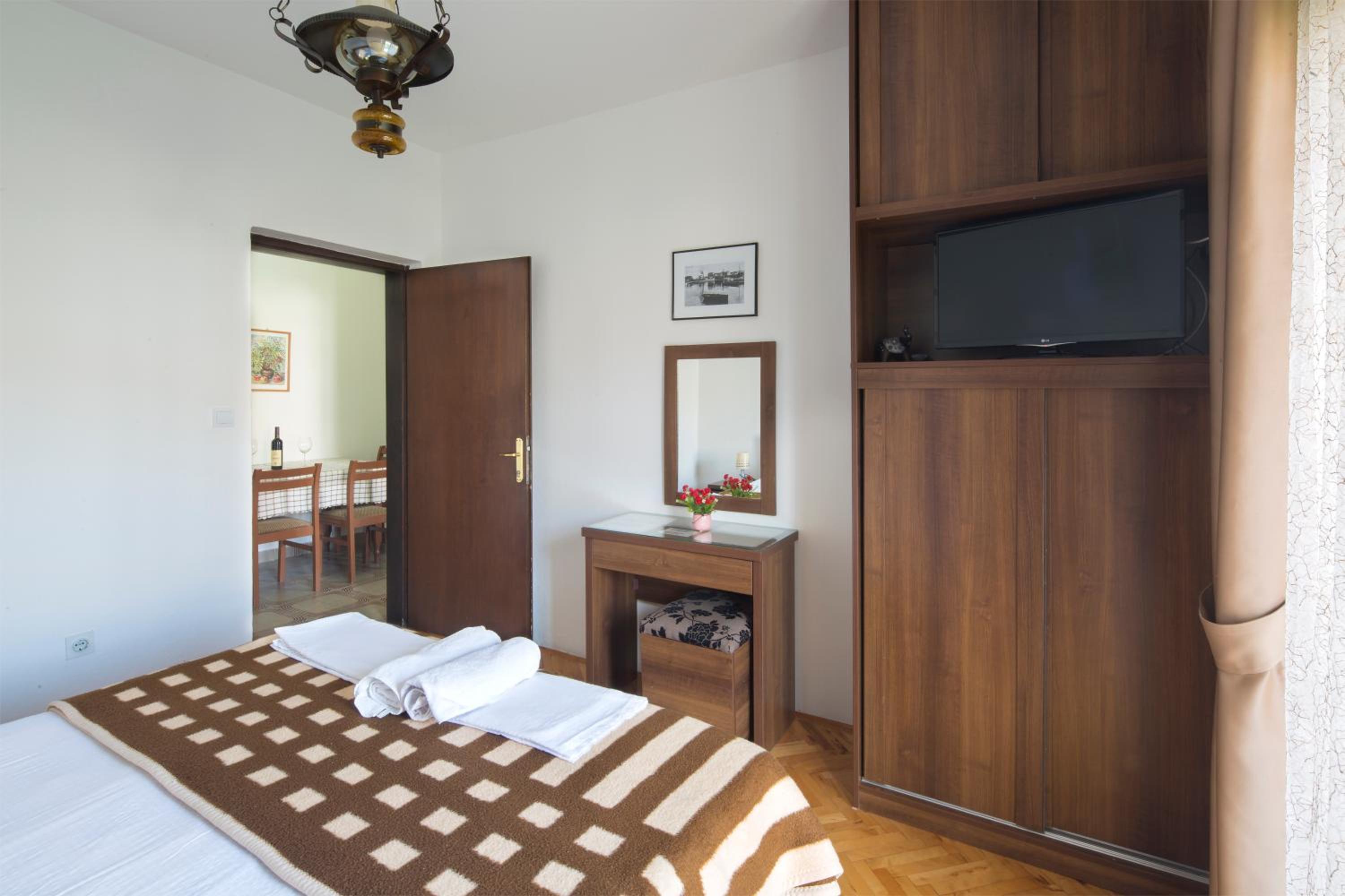 Two-Bedroom Apartment with Balcony - Photo 13