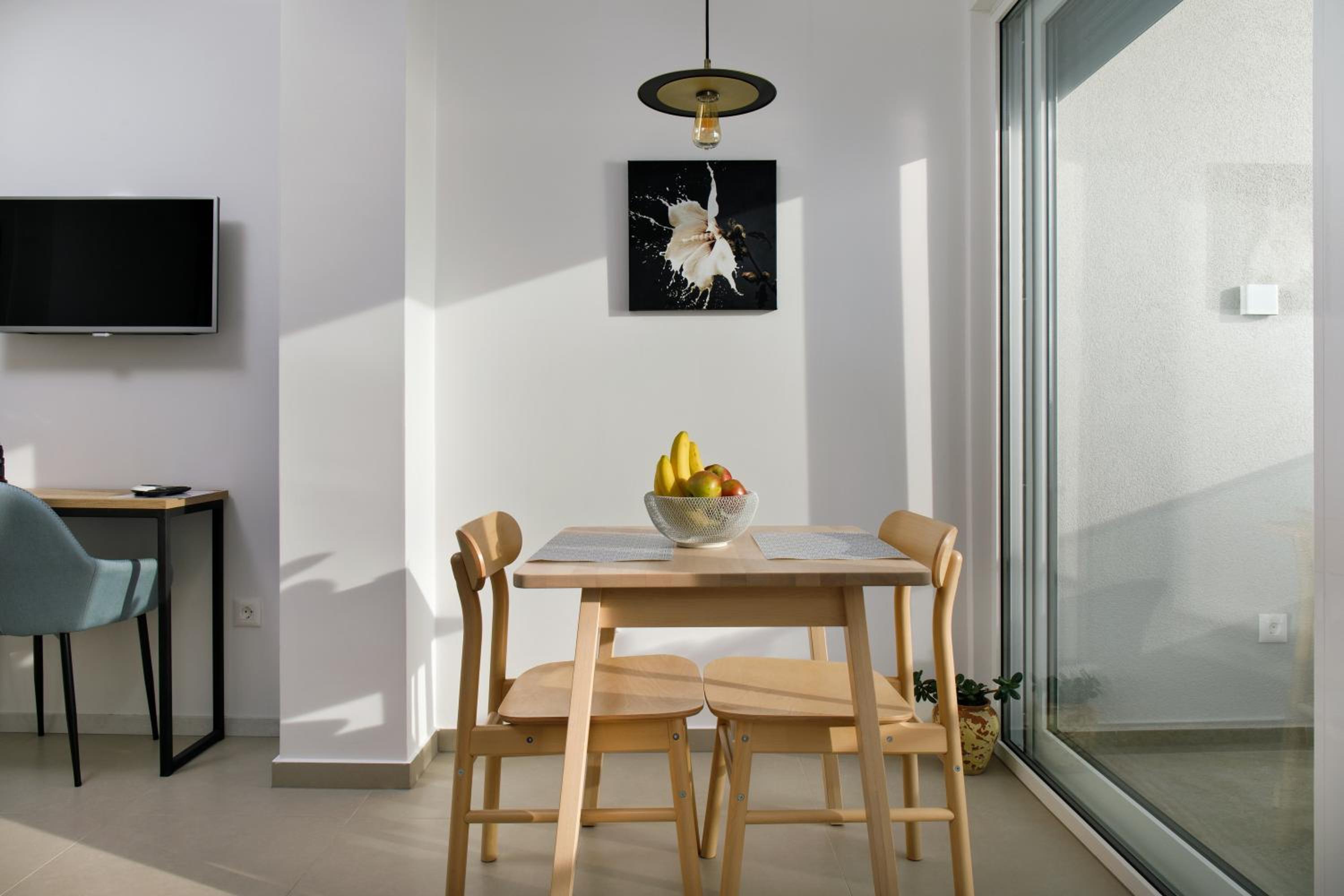 Studio Apartment with Sea View (2nd Floor) photo 2