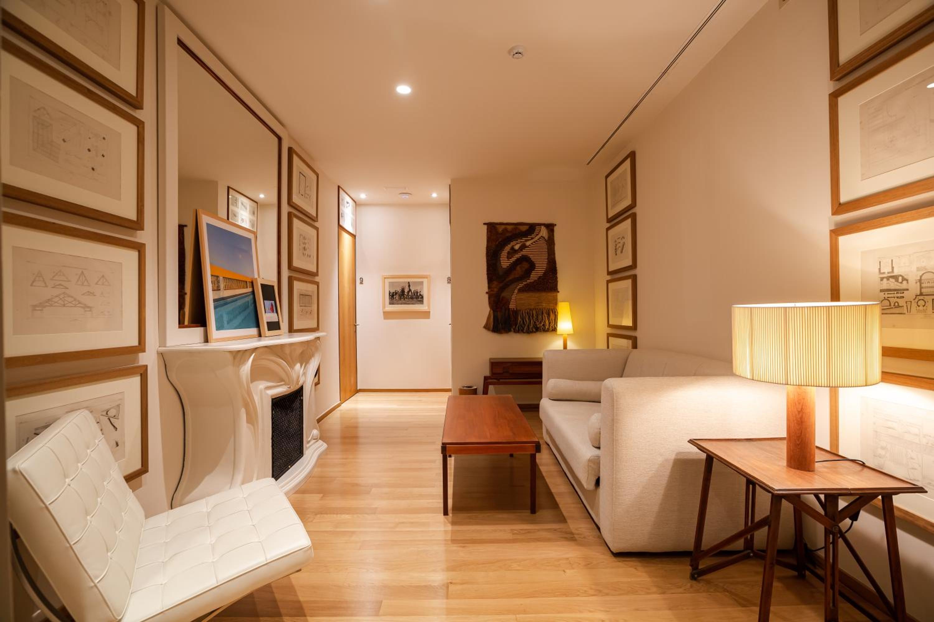 Family Interior Room thumbnail 6